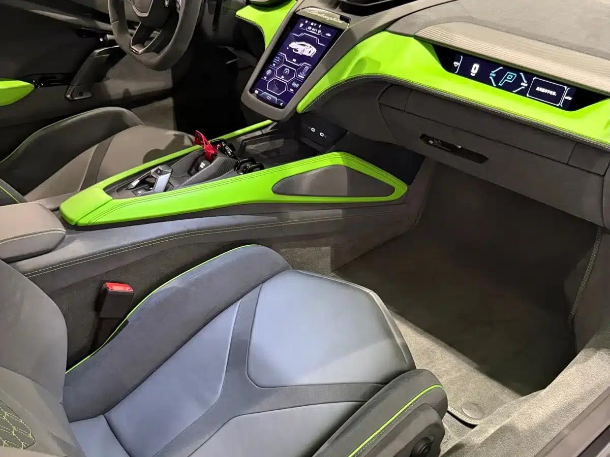 Revuelto 2023 6.5L PHEV Standard Edition — миниатюра 11