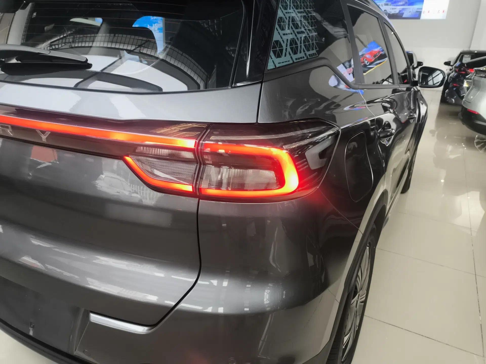 Chery Tiggo 7 PLUS New Energy 2023 Champion Edition 1.5T 100KM Speedy Version — миниатюра 7