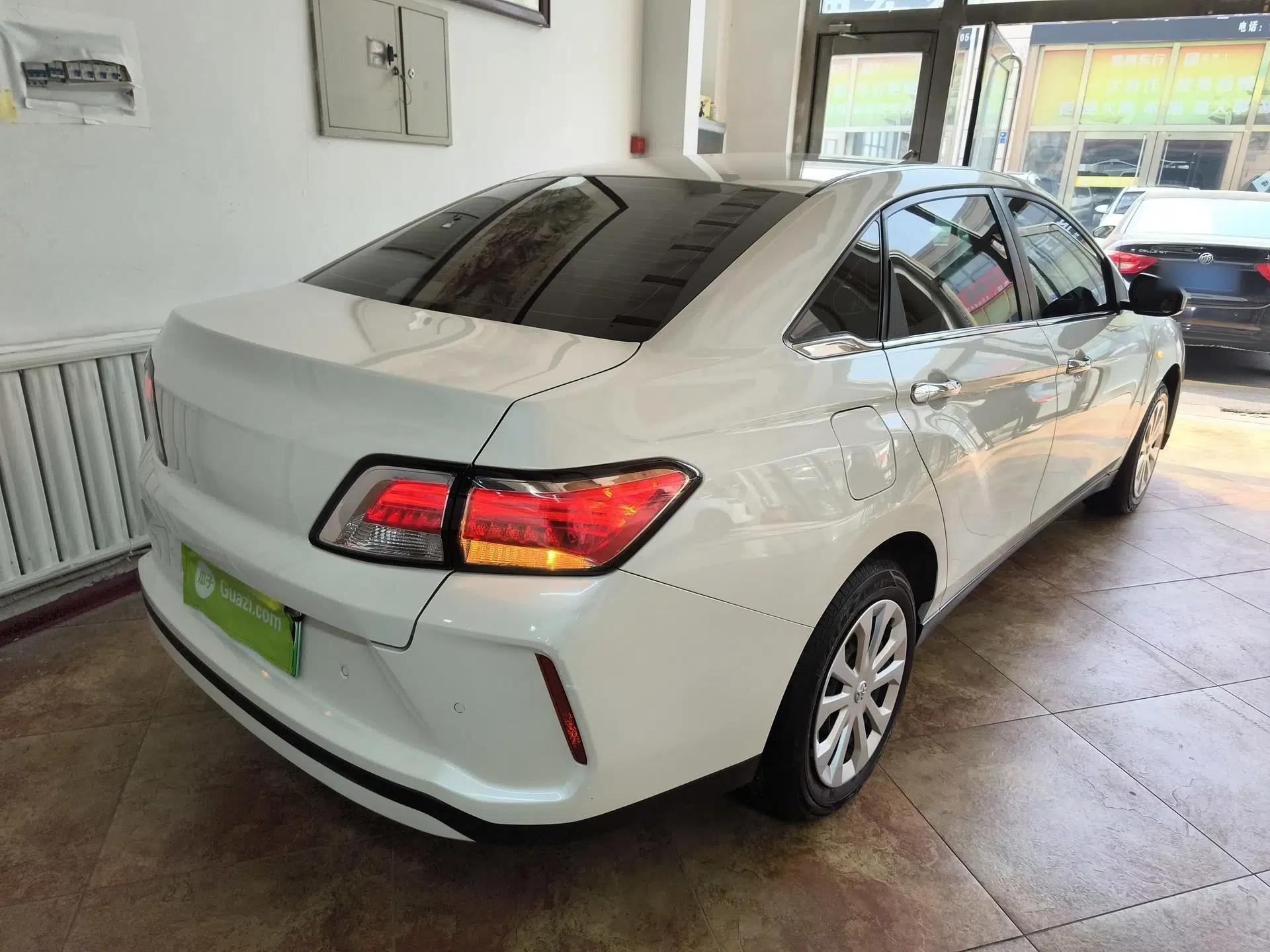 Venucia D60EV 2022 Standard Range Smart Drive Version — миниатюра 6