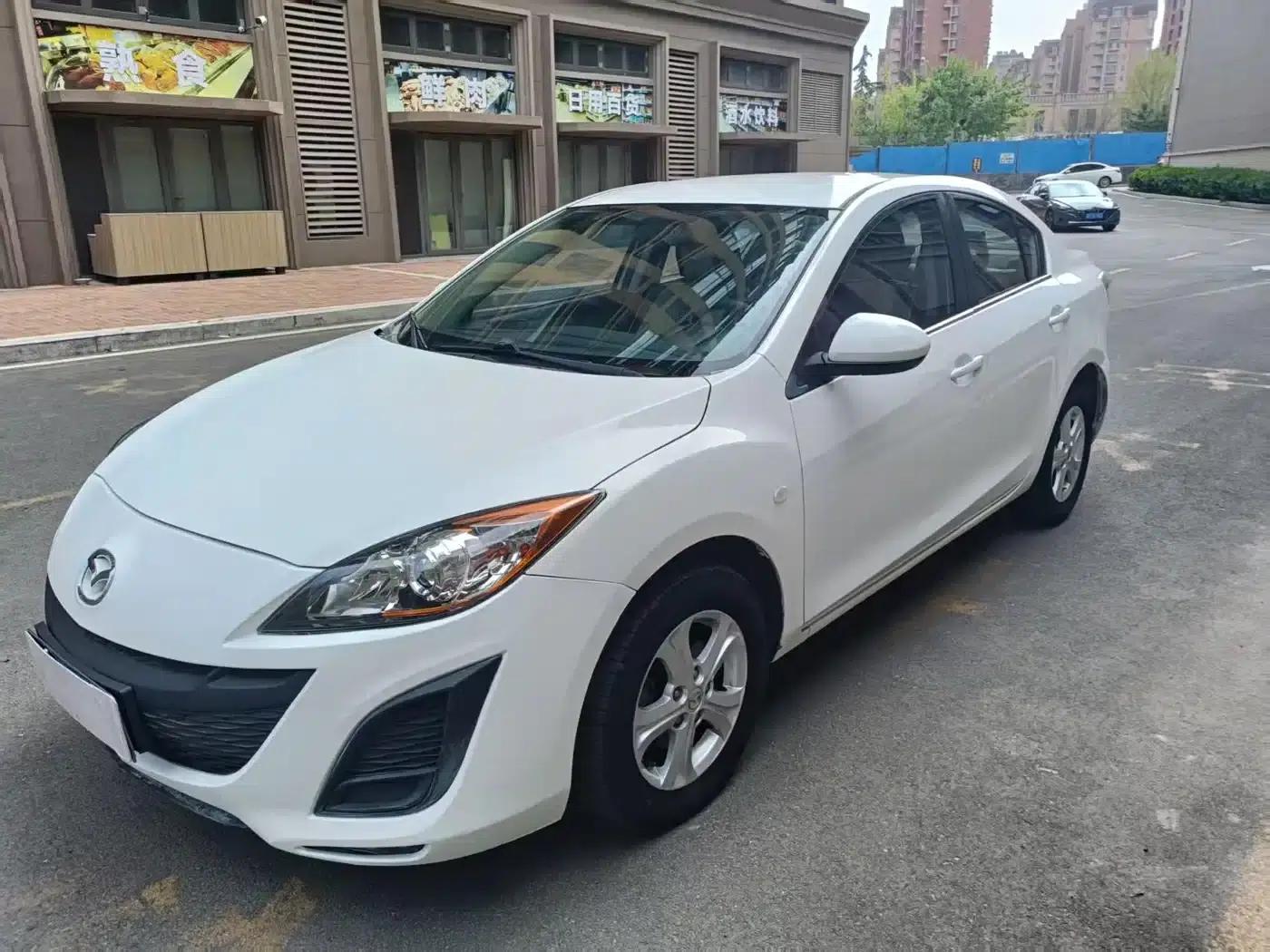 Mazda 3 Axela 2011 Sedan 1.6L Manual Comfort — миниатюра 1