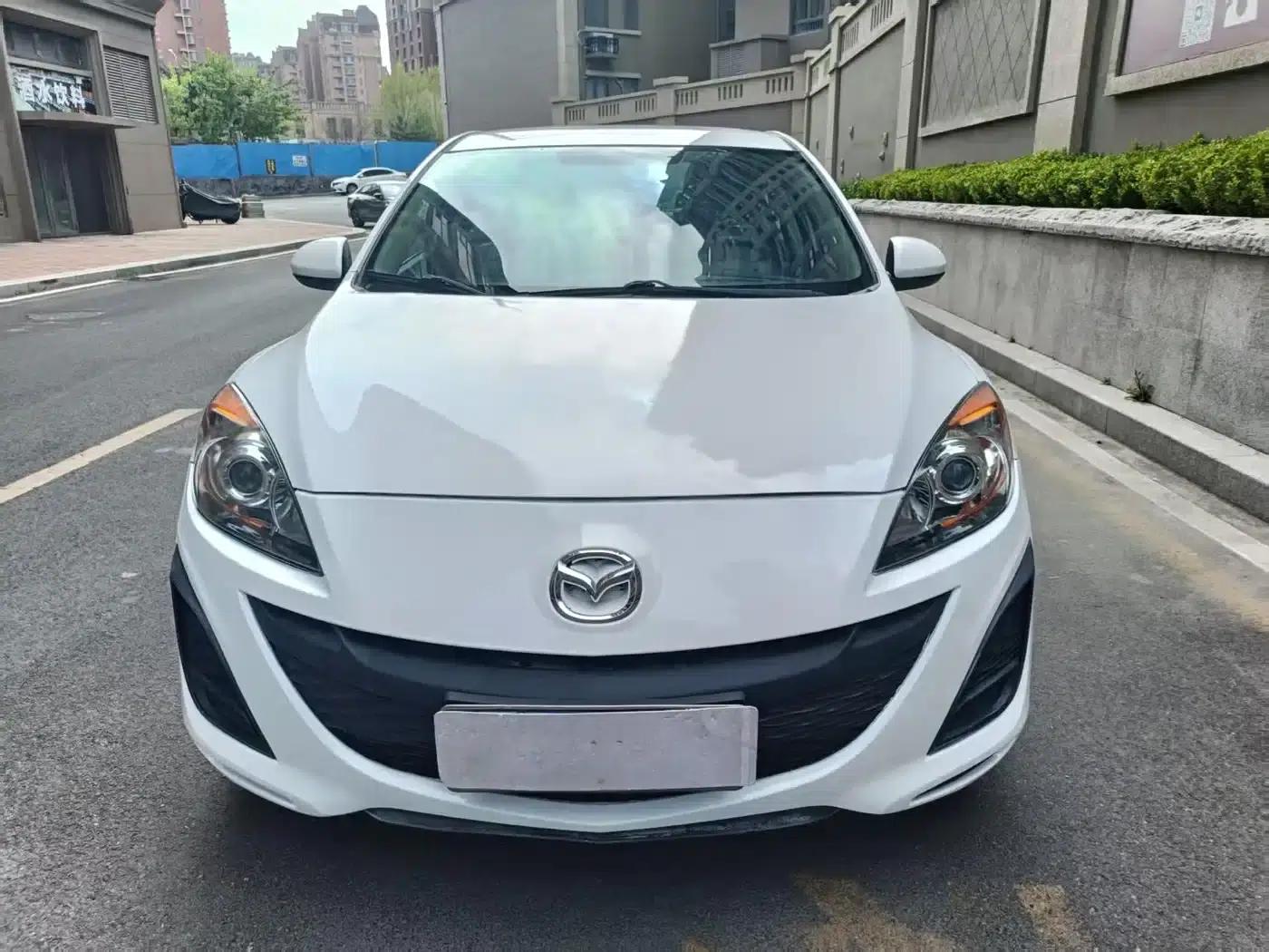 Mazda 3 Axela 2011 Sedan 1.6L Manual Comfort — миниатюра 3