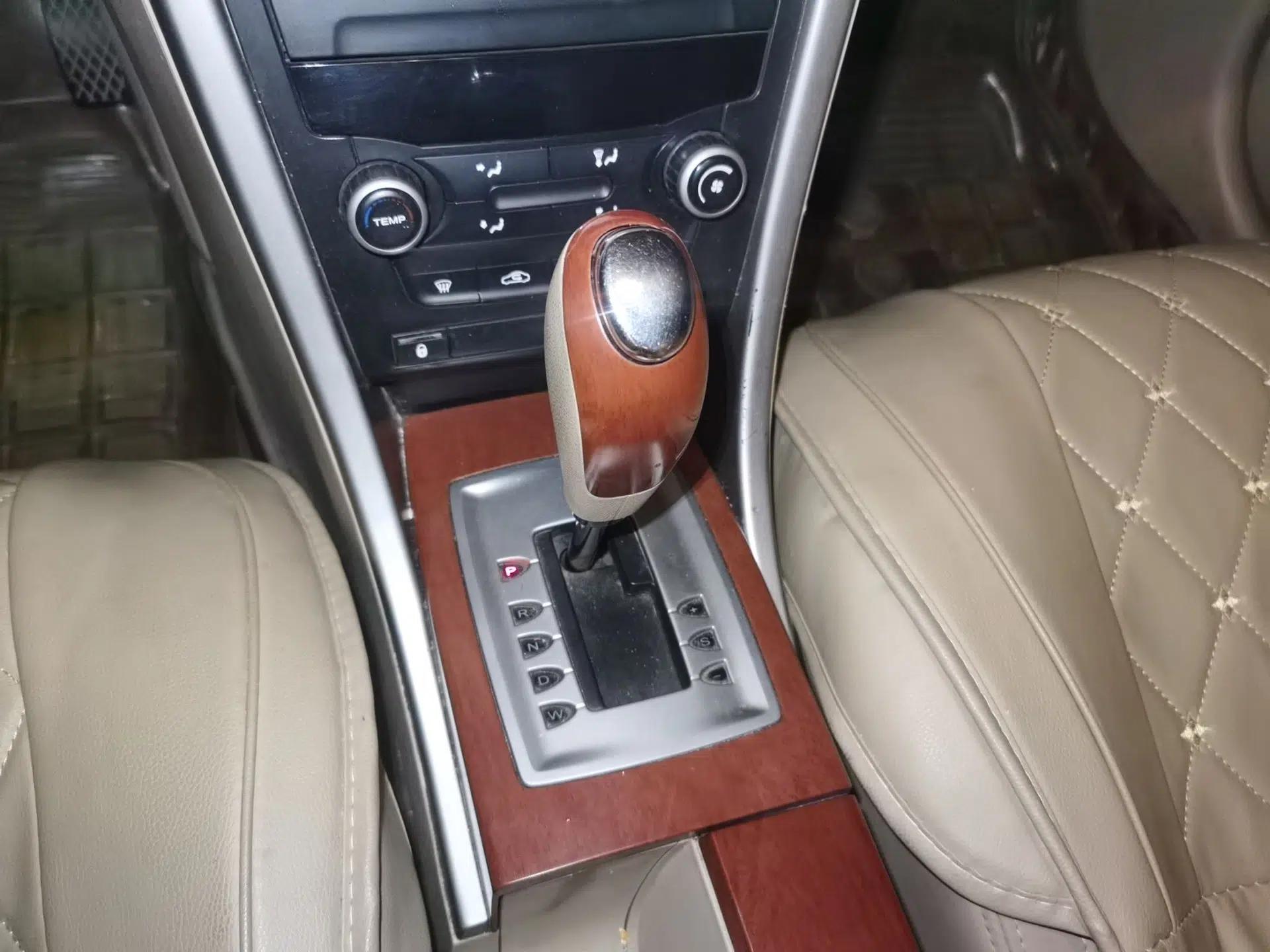 Roewe 550 2010 550S 1.8L Automatic Start-Zhen New Year Edition — миниатюра 15