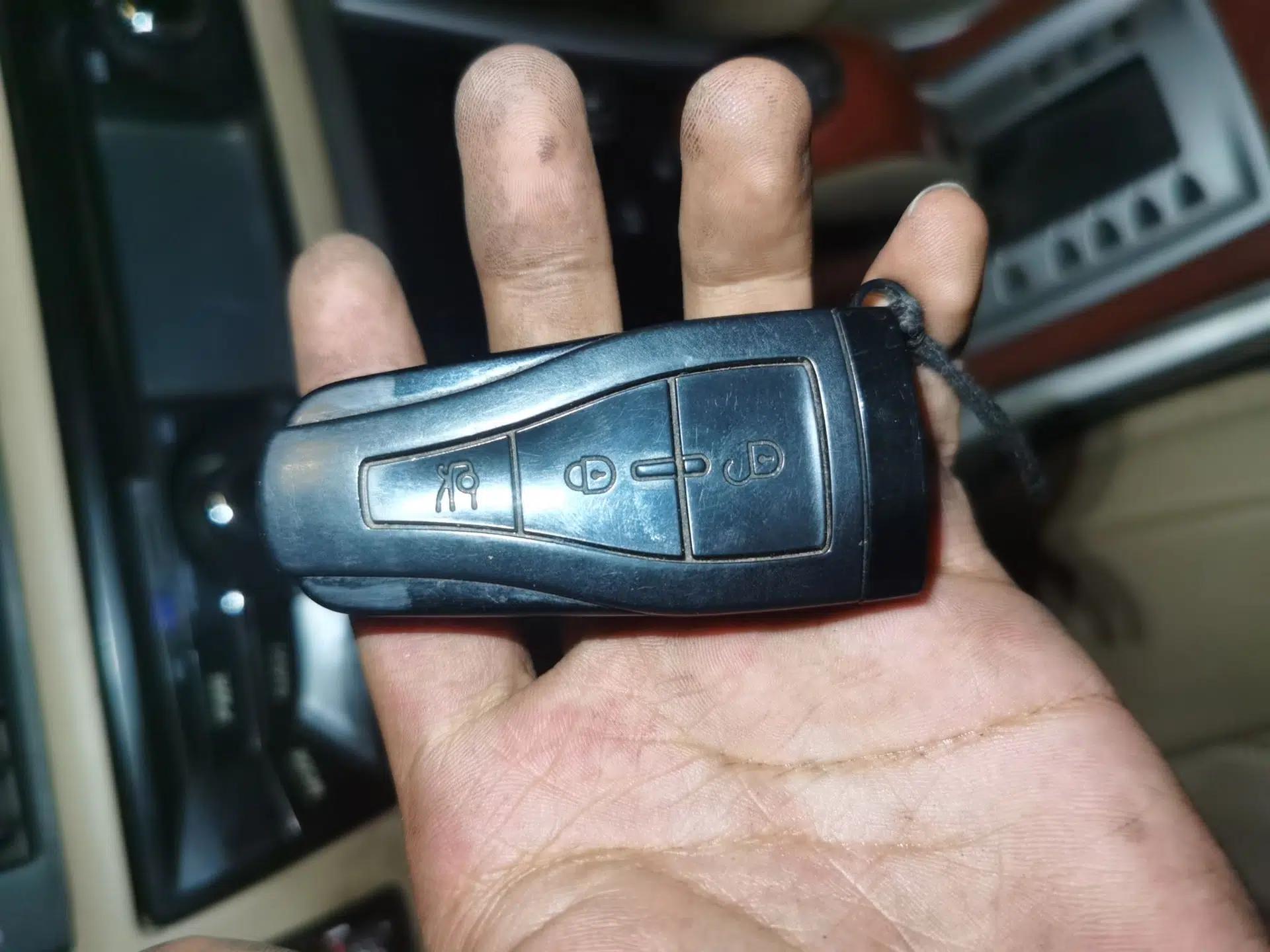 Roewe 550 2010 550S 1.8L Automatic Start-Zhen New Year Edition — миниатюра 9