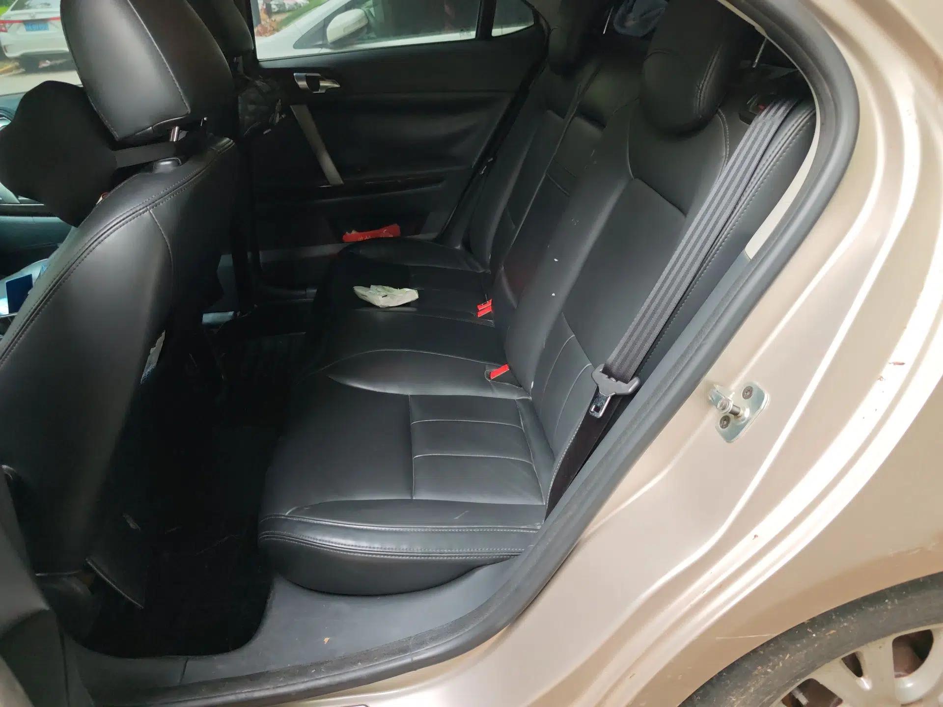 Roewe 550 2013 Classic Edition 550 1.8L Automatic Luxury Model — миниатюра 18