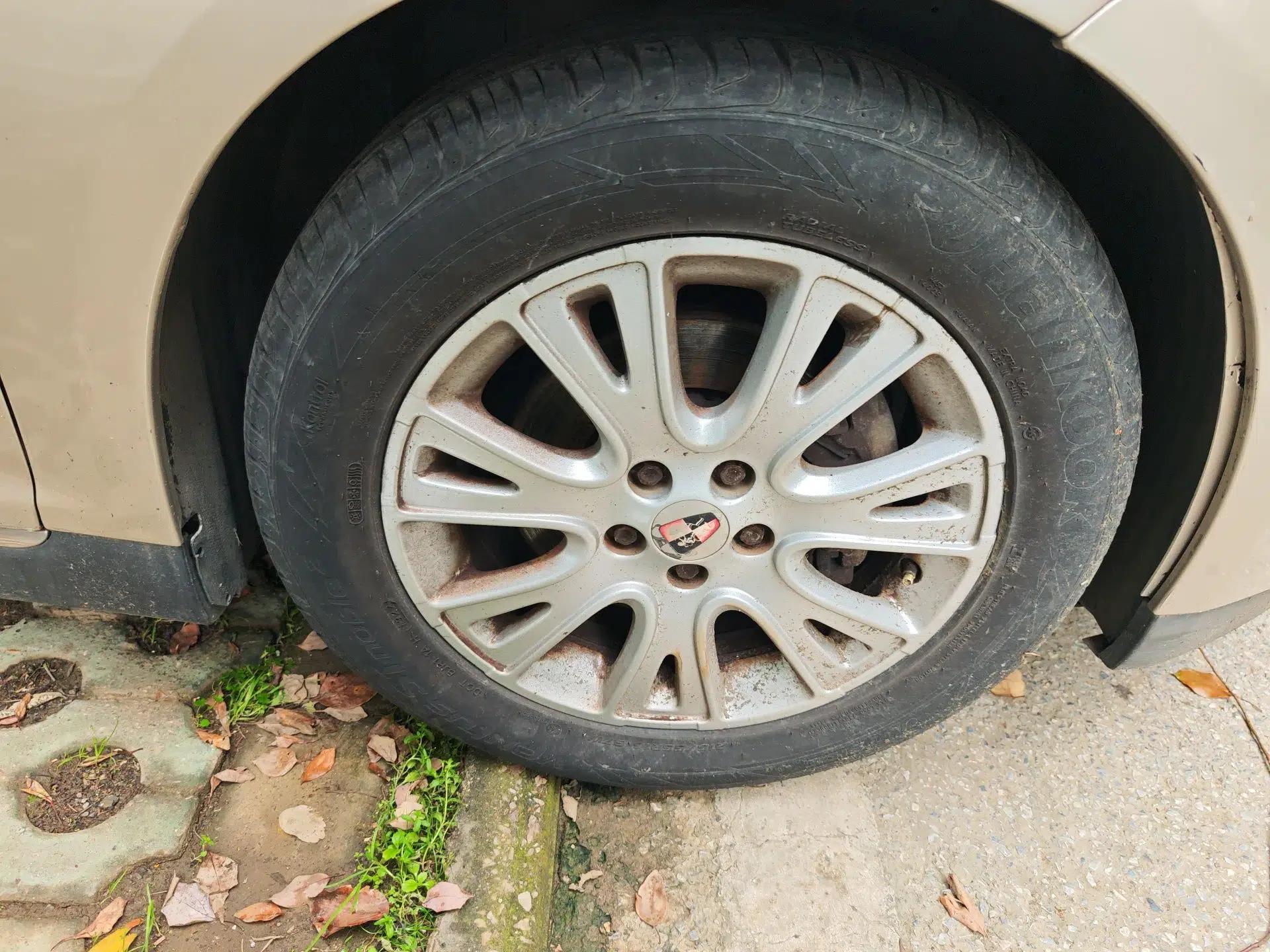 Roewe 550 2013 Classic Edition 550 1.8L Automatic Luxury Model — миниатюра 8
