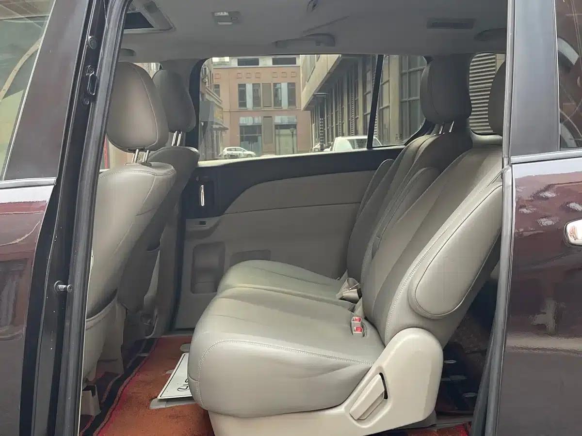 Mazda 8 2013 2.5L Supreme Edition — миниатюра 6