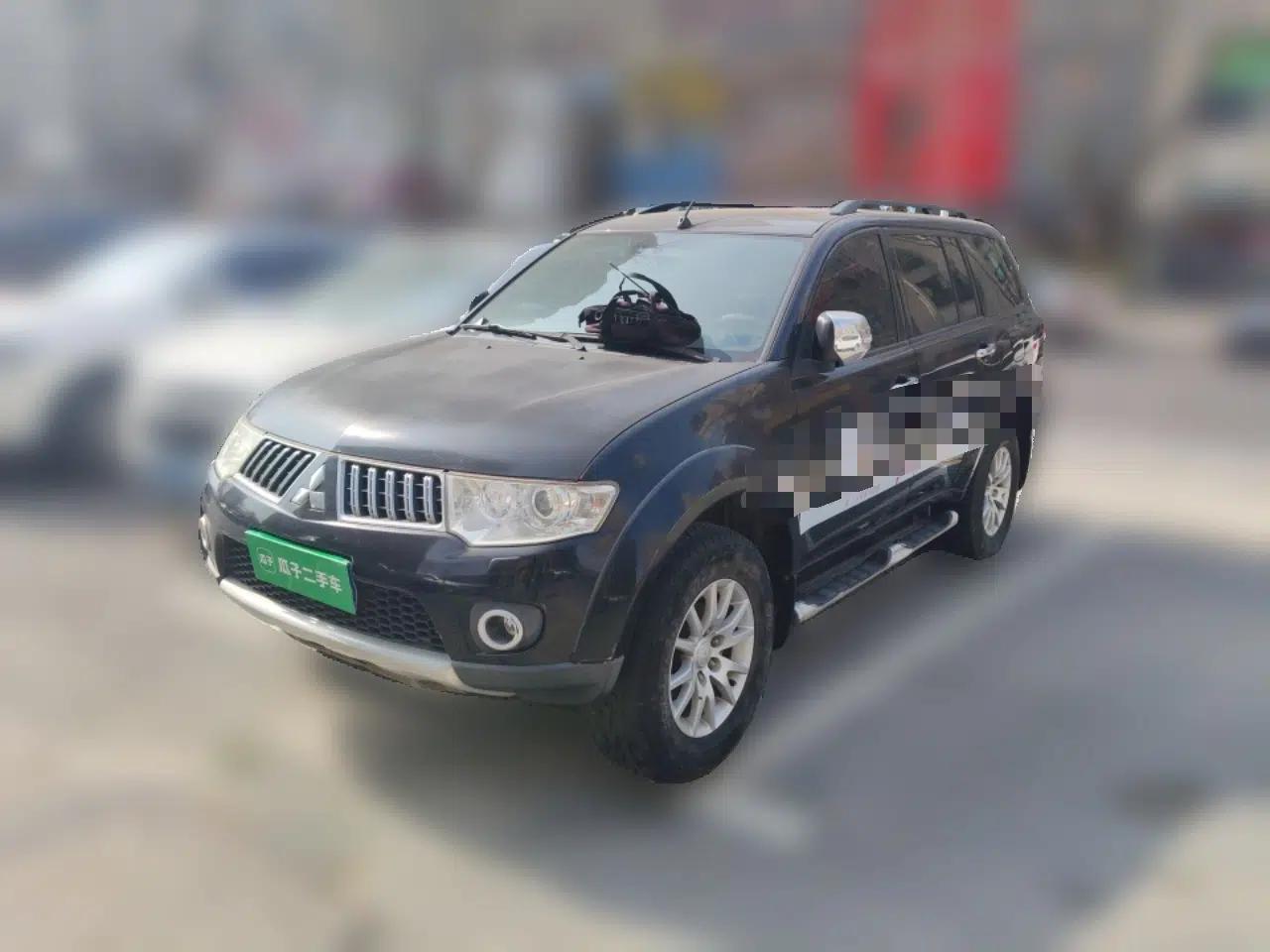 Mitsubishi Pajero Sport 2011 3.0L Luxury Navigation Edition — миниатюра 1
