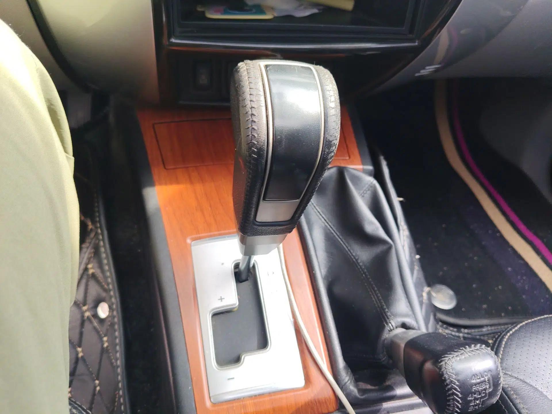 Mitsubishi Pajero Sport 2011 3.0L Luxury Navigation Edition — миниатюра 15