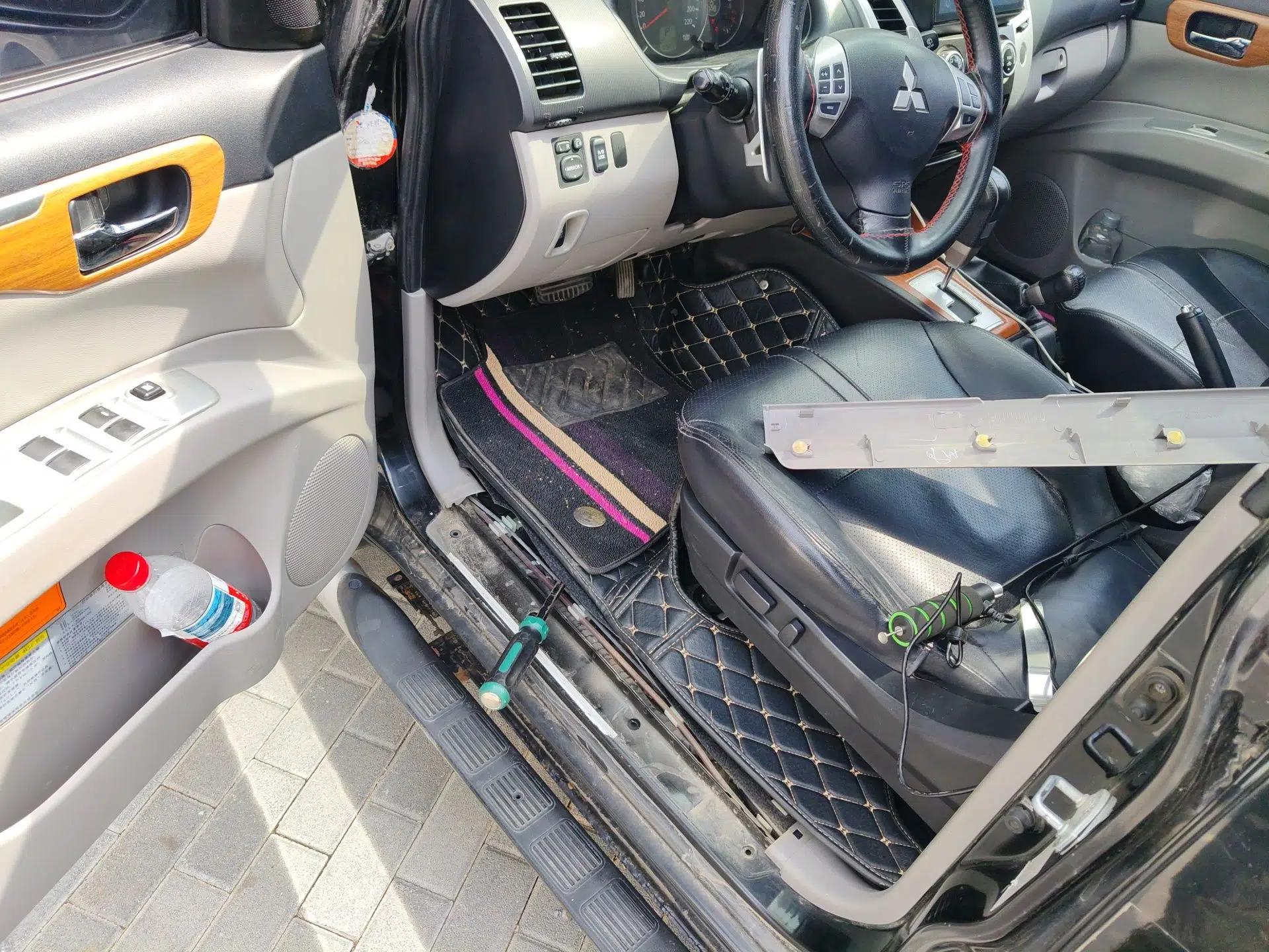 Mitsubishi Pajero Sport 2011 3.0L Luxury Navigation Edition — миниатюра 17