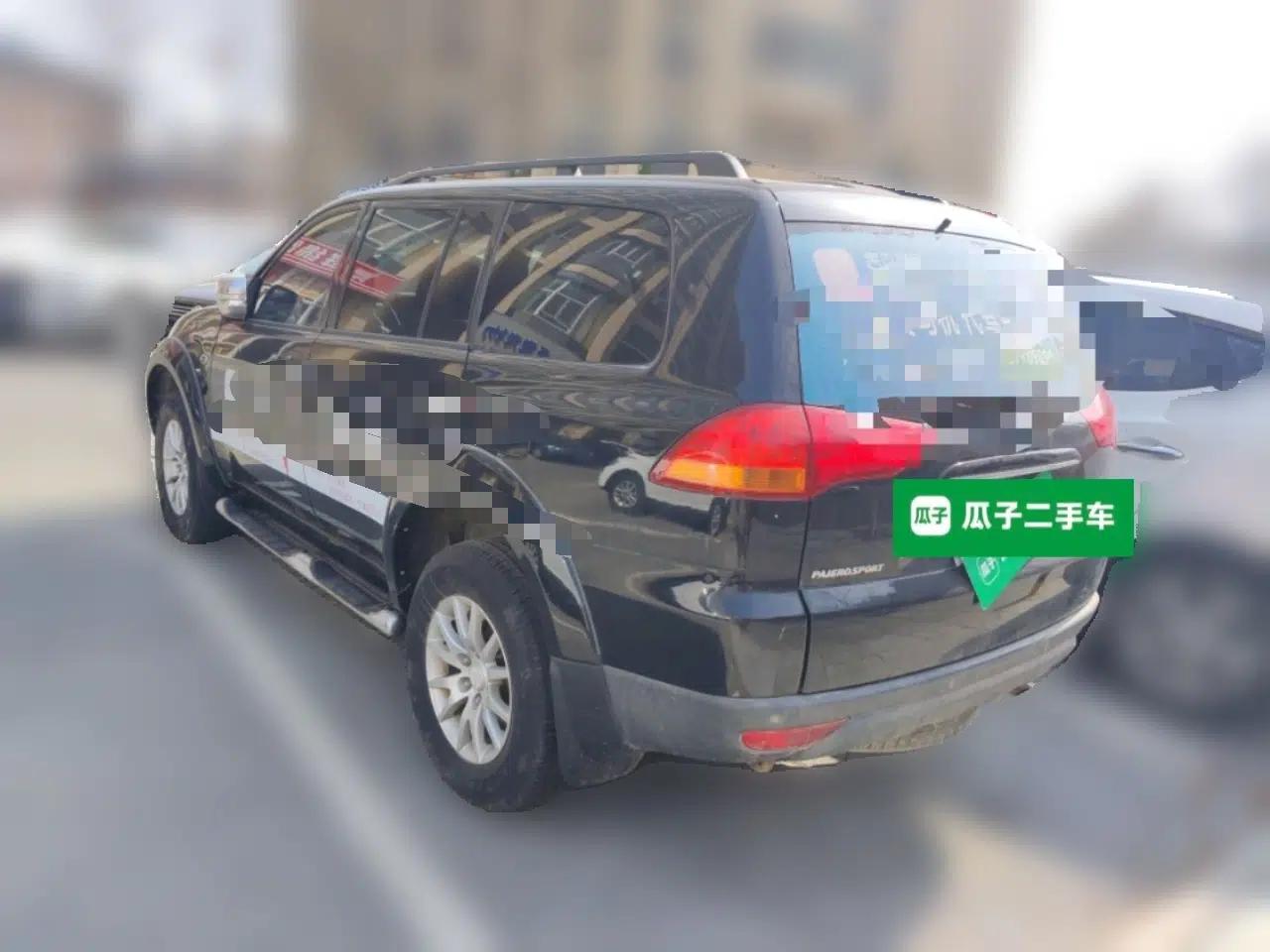 Mitsubishi Pajero Sport 2011 3.0L Luxury Navigation Edition — миниатюра 4