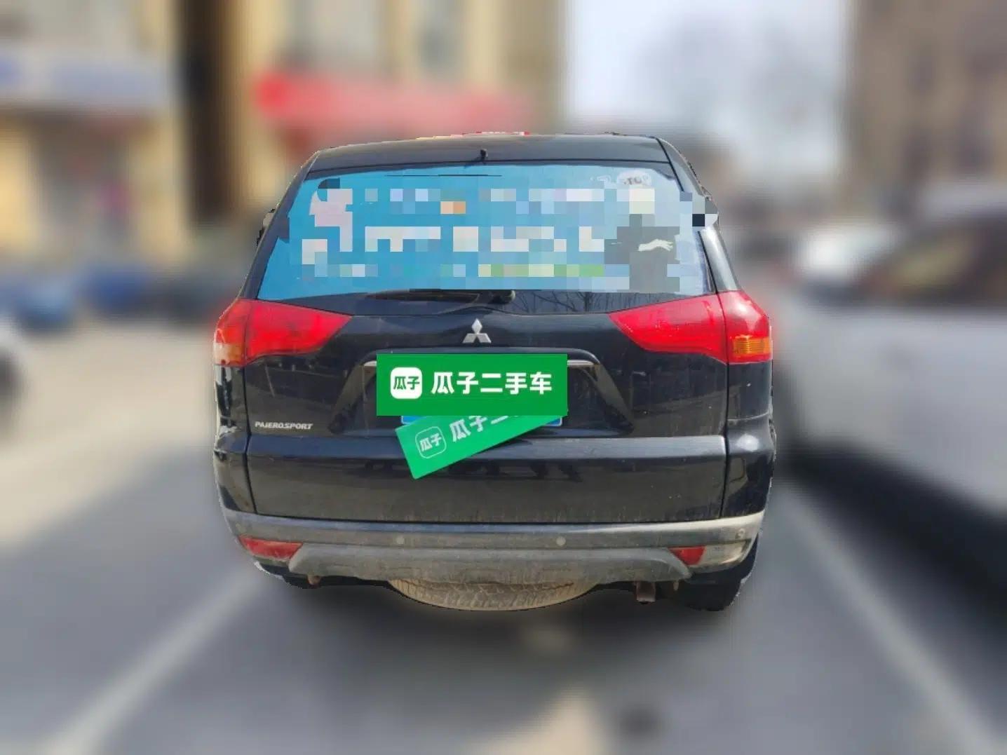 Mitsubishi Pajero Sport 2011 3.0L Luxury Navigation Edition — миниатюра 5