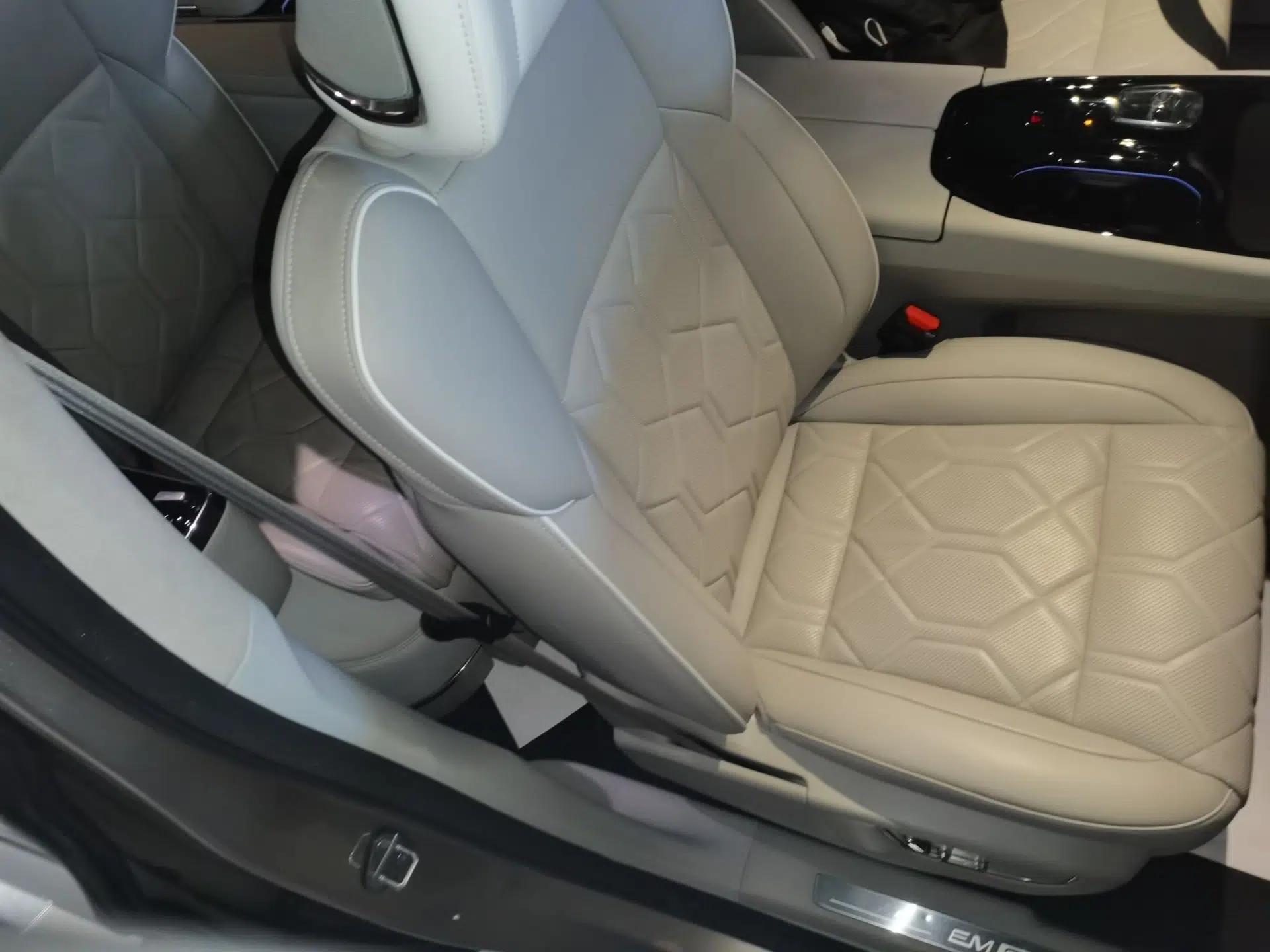 Volvo EM90 2025 Ultra Six-Seater — миниатюра 23