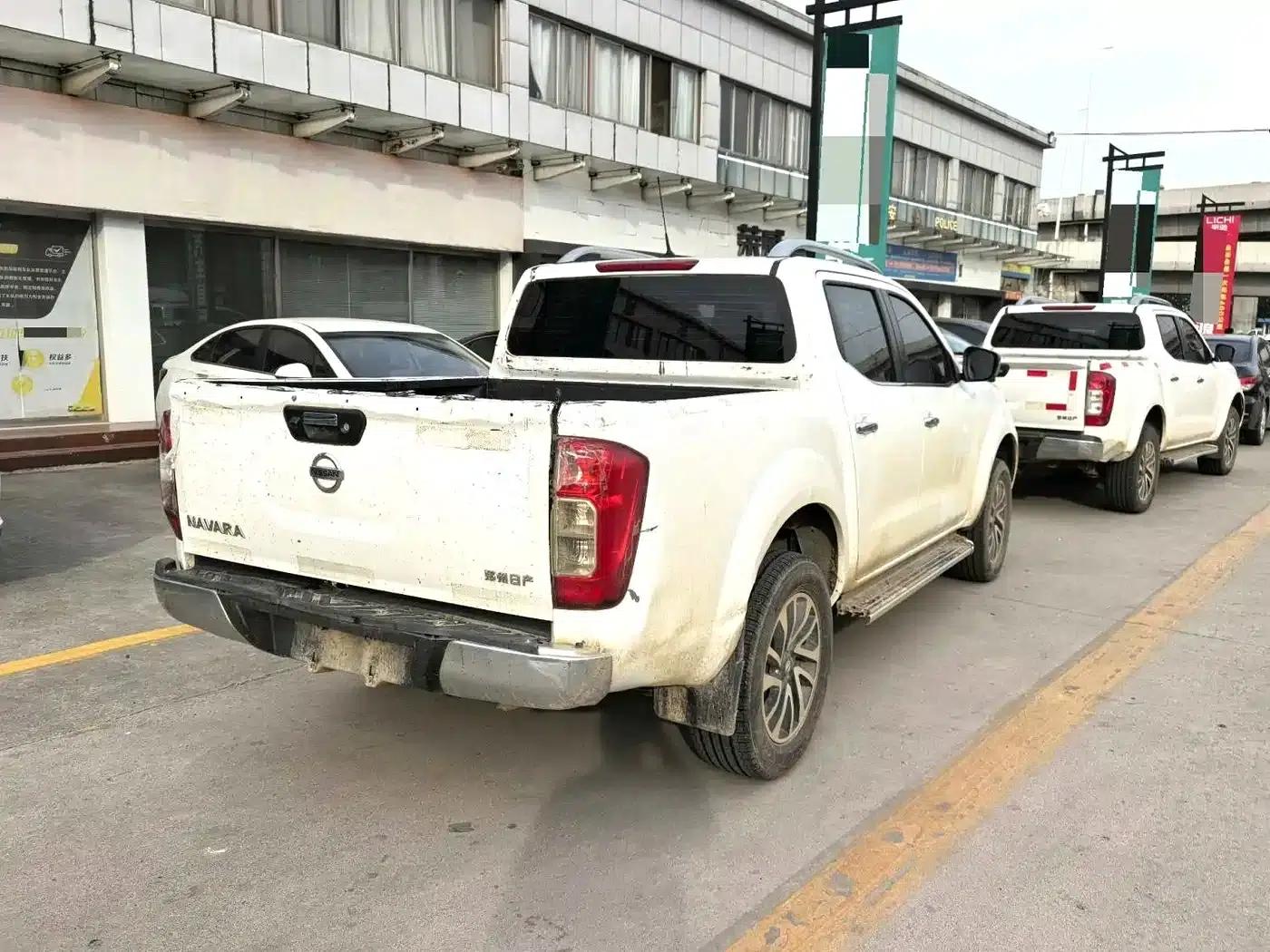 2023 Navara 2.5L Automatic 4WD Premium — миниатюра 3