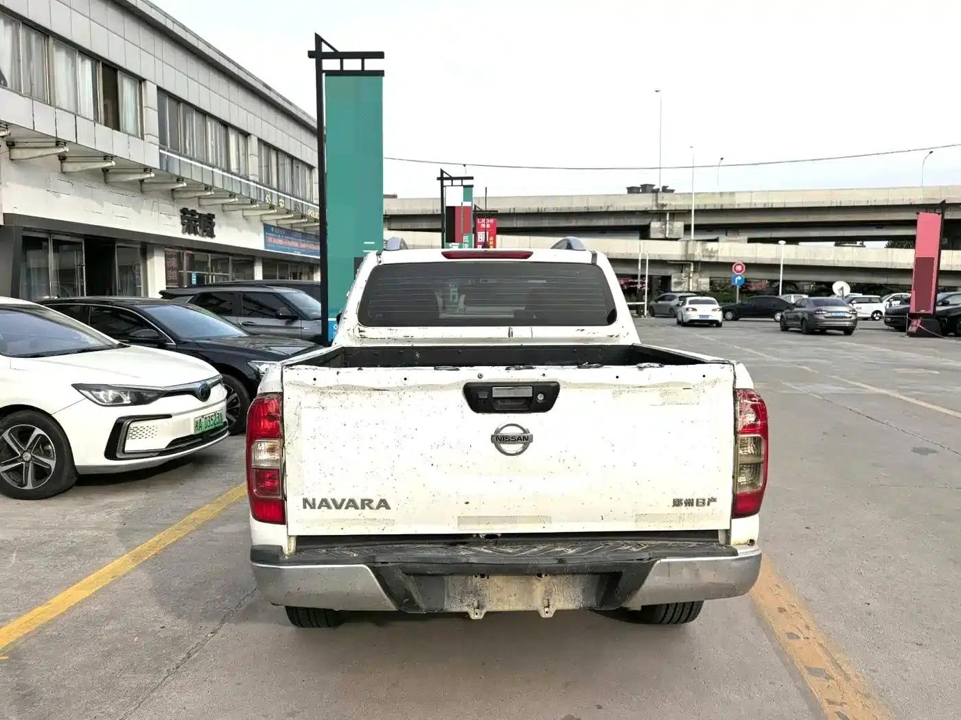 2023 Navara 2.5L Automatic 4WD Premium — миниатюра 4