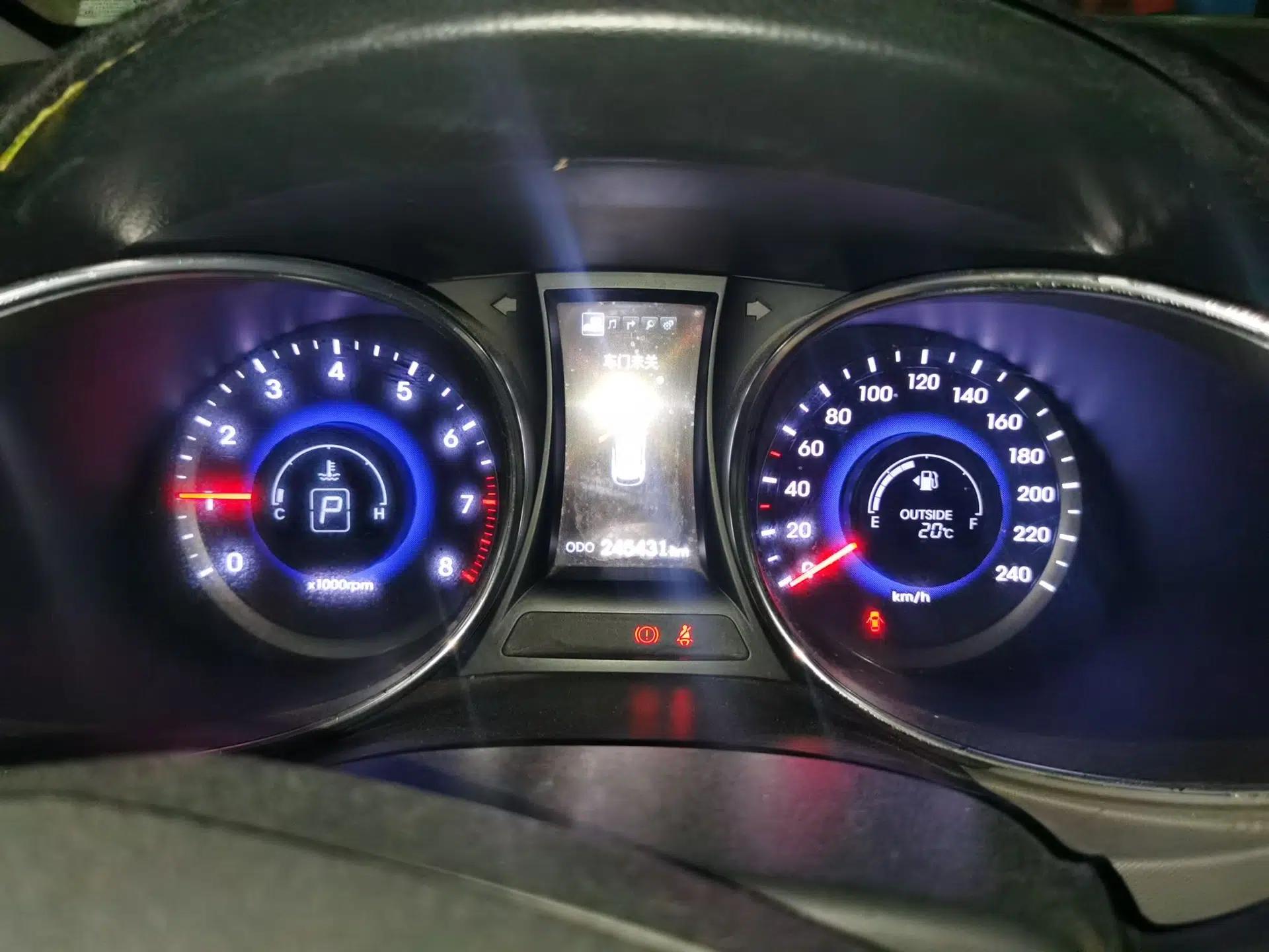Hyundai Santa Fe Classic 2013 Facelift 3.0L 4x4 Comfort Edition with Navigation Euro IV compliant — миниатюра 12