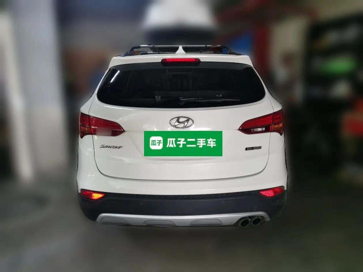 Hyundai Santa Fe Classic 2013 Facelift 3.0L 4x4 Comfort Edition with Navigation Euro IV compliant — миниатюра 5