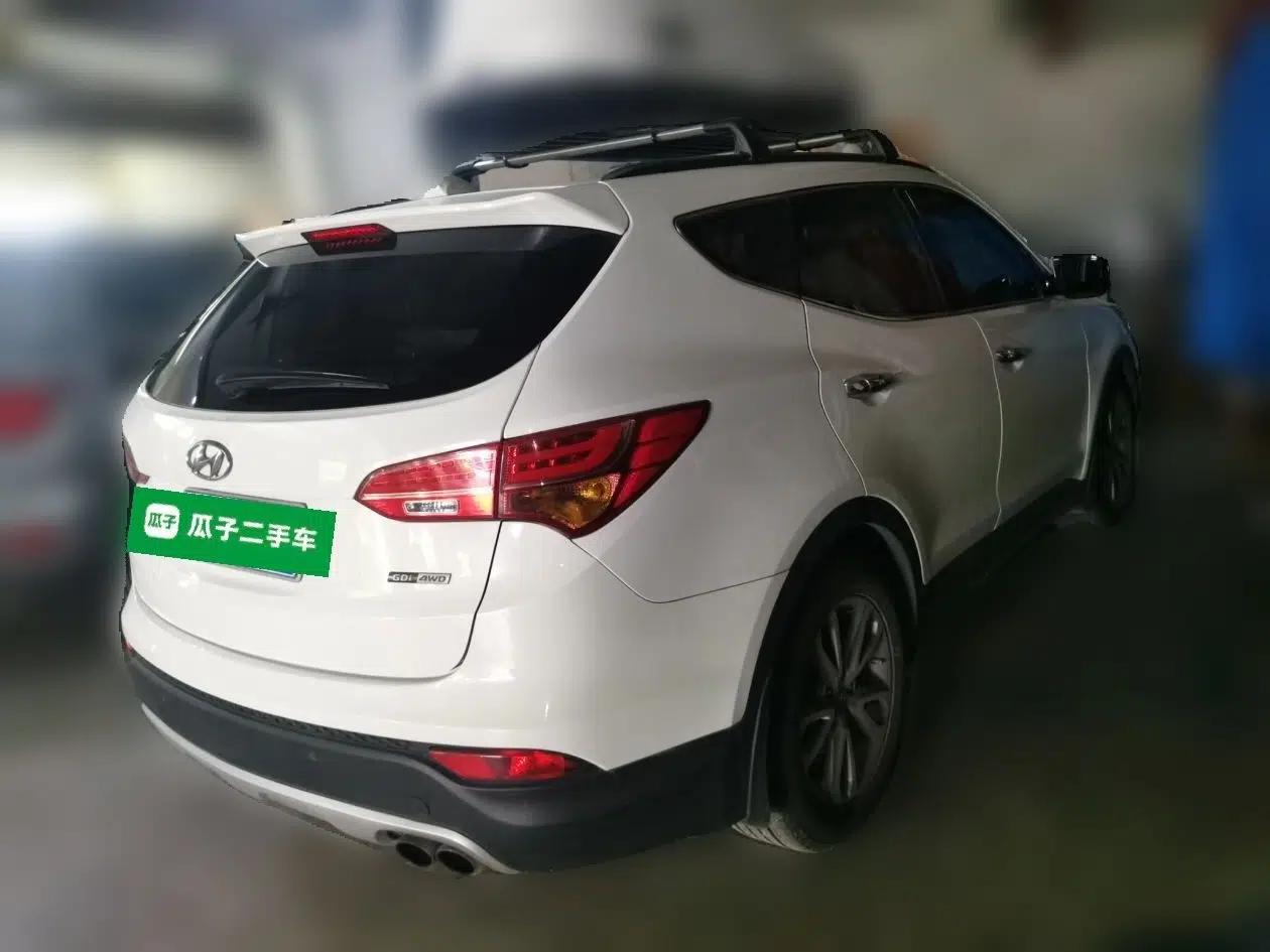 Hyundai Santa Fe Classic 2013 Facelift 3.0L 4x4 Comfort Edition with Navigation Euro IV compliant — миниатюра 6