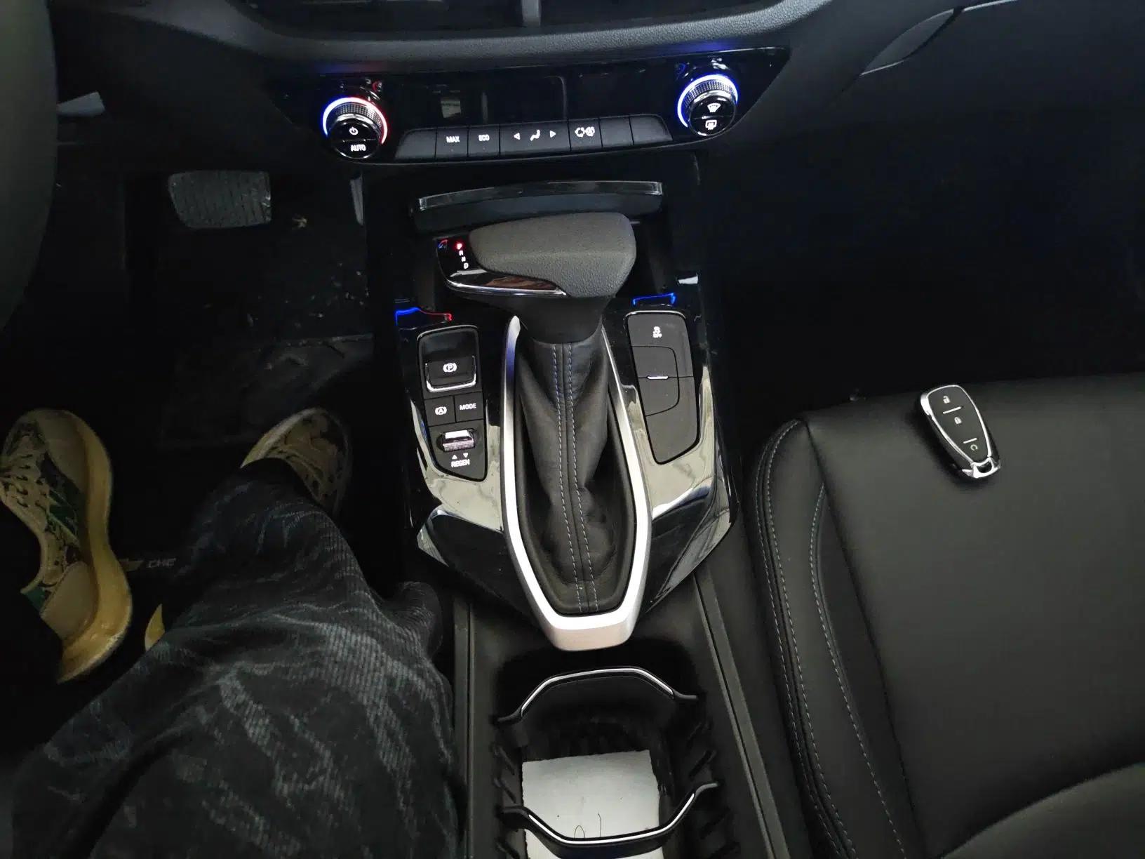 Chevrolet Menlo 2023 Starry Edition — миниатюра 17