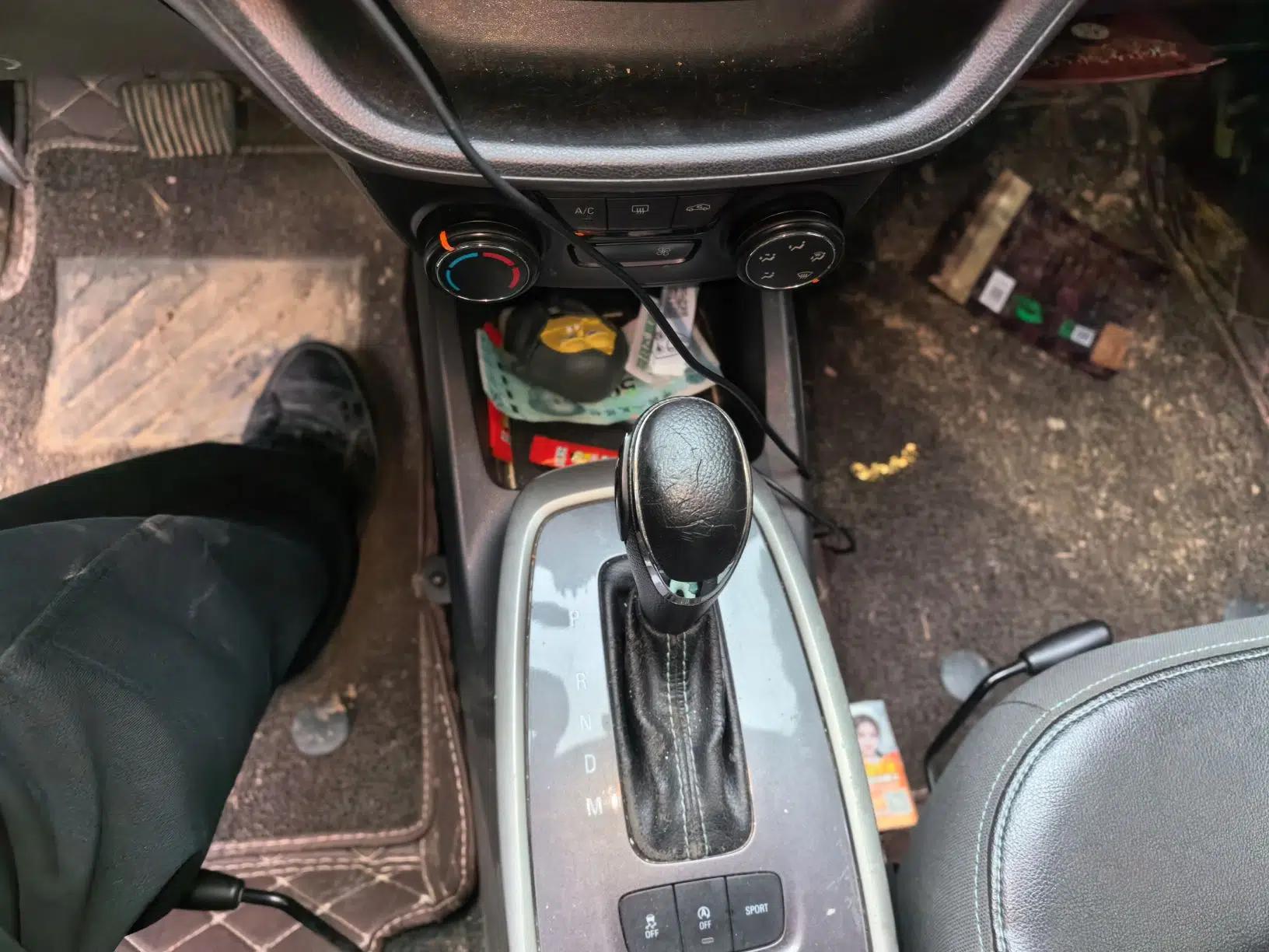 Chevrolet Lova RV 2016 1.5L Automatic Smart Drive Edition — миниатюра 15
