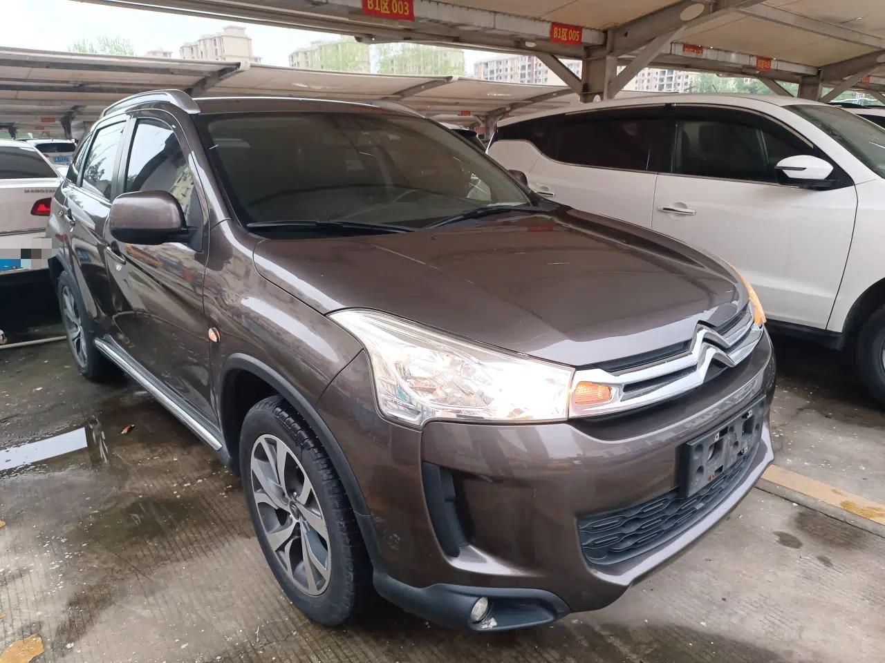 Citroen C4 Aircross 2013 2.0L Two-Wheel Drive Comfort Edition — миниатюра 3
