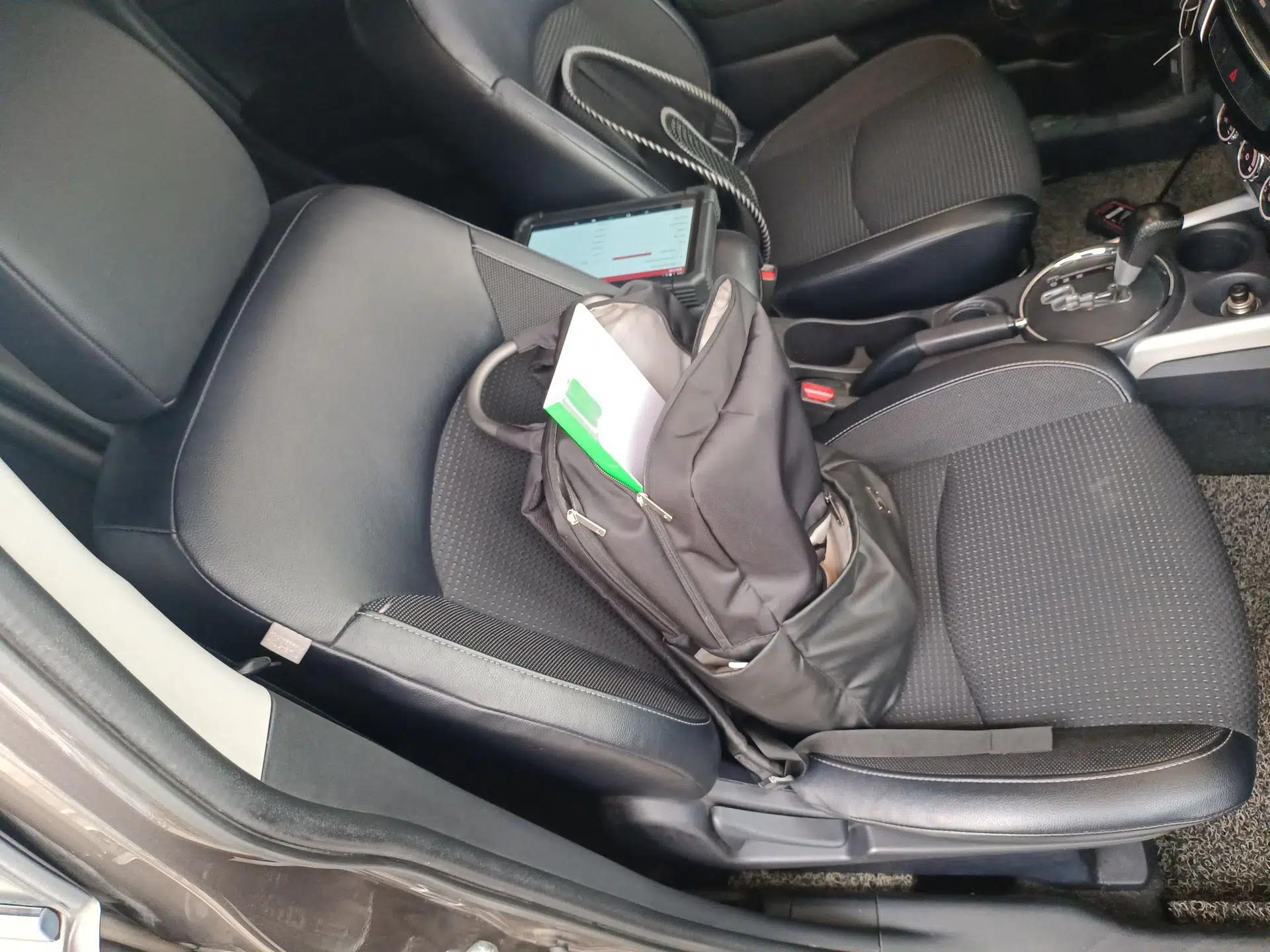 Citroen C4 Aircross 2013 2.0L Two-Wheel Drive Comfort Edition — миниатюра 23