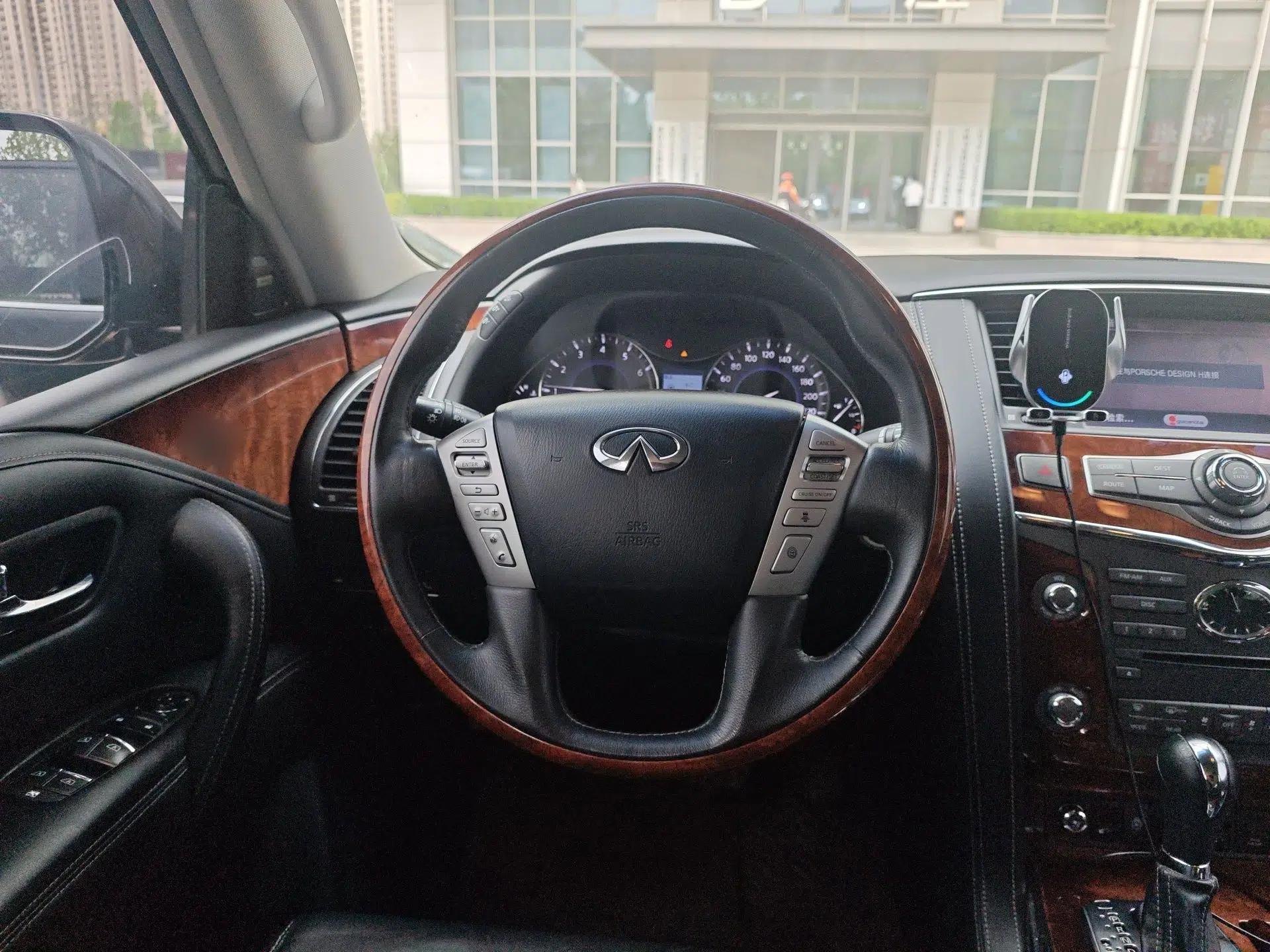 Infiniti QX80 2016 5.6L 4WD — миниатюра 11