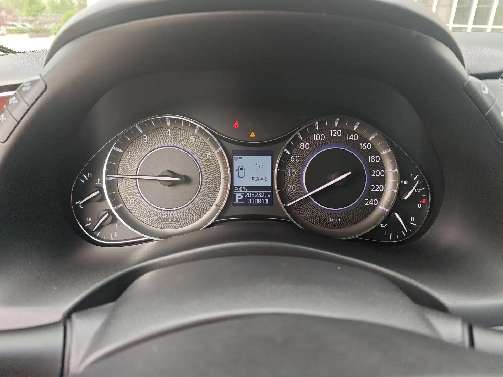 Infiniti QX80 2016 5.6L 4WD — миниатюра 12