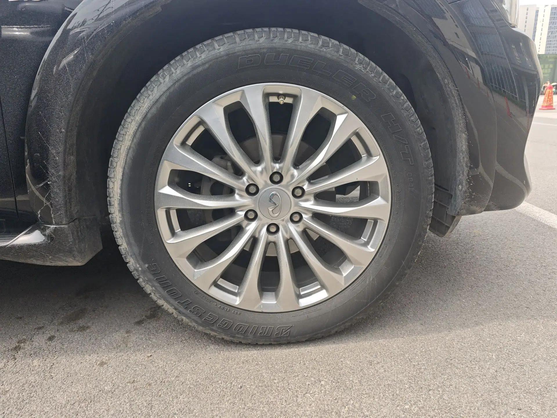 Infiniti QX80 2016 5.6L 4WD — миниатюра 8