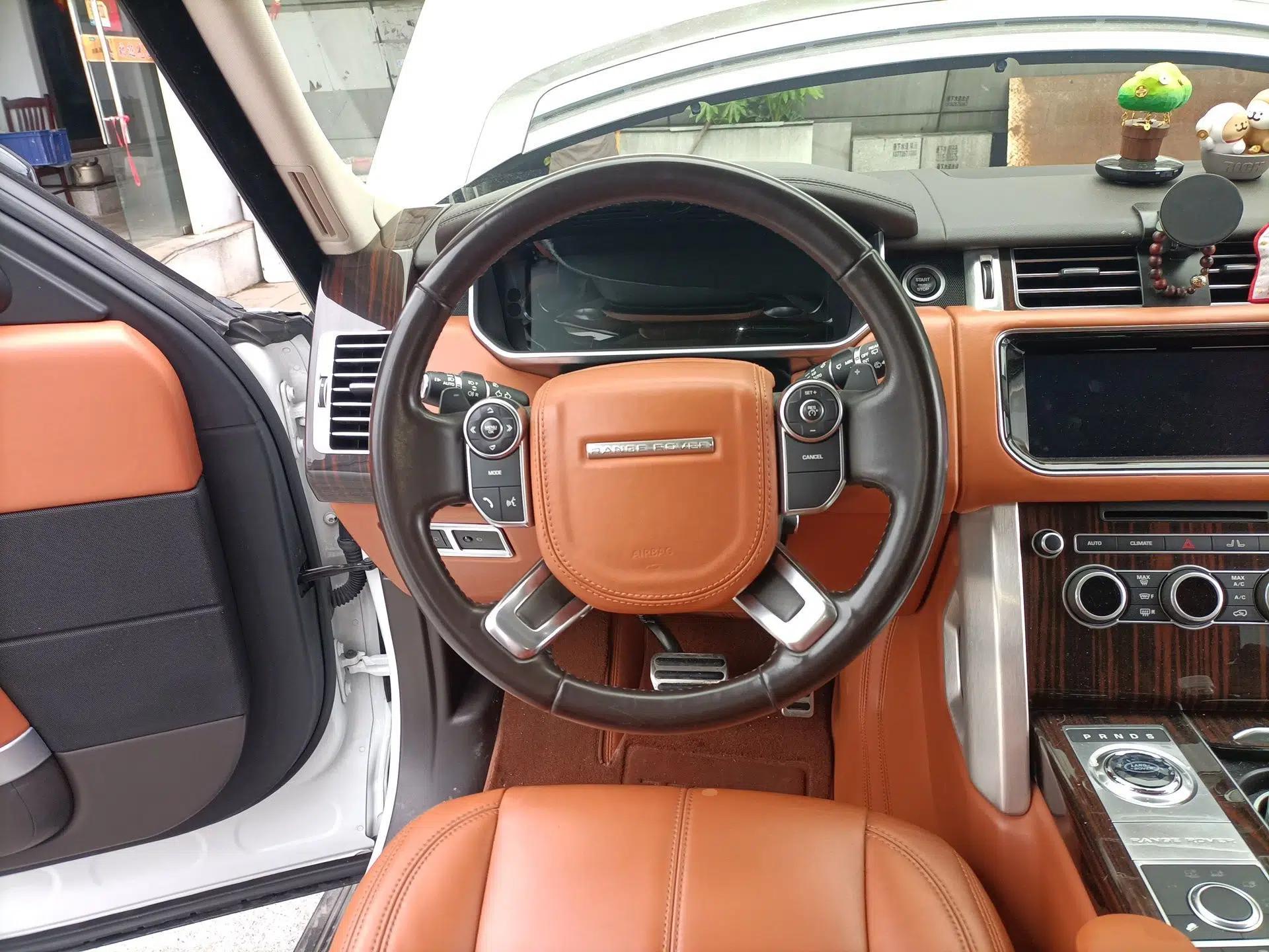 Land Rover Range Vogue 2016 3.0T Gasoline Parallel Import — миниатюра 11
