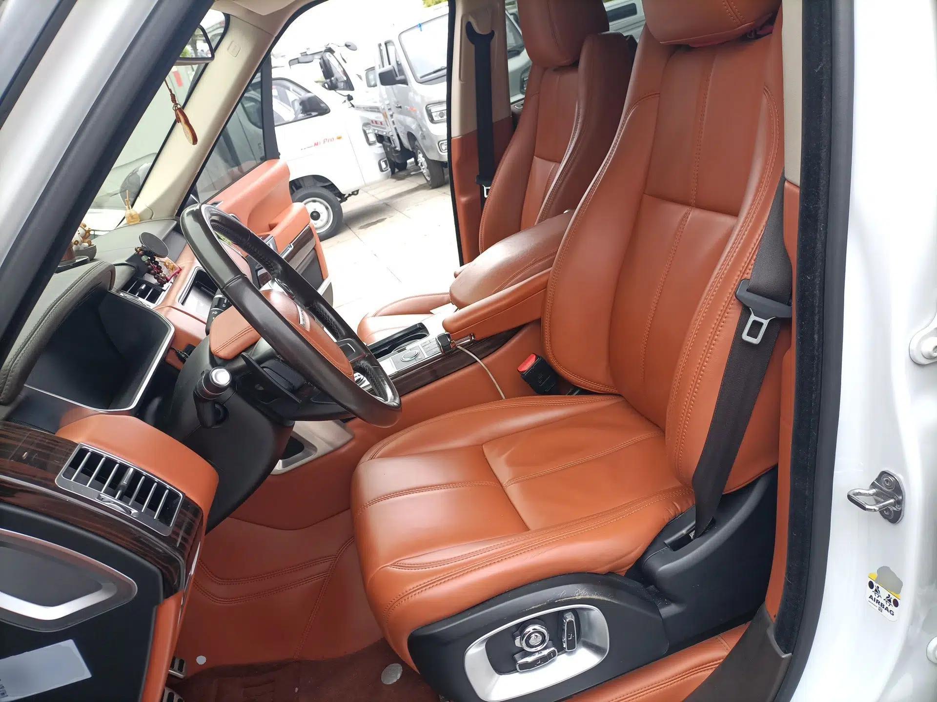Land Rover Range Vogue 2016 3.0T Gasoline Parallel Import — миниатюра 16