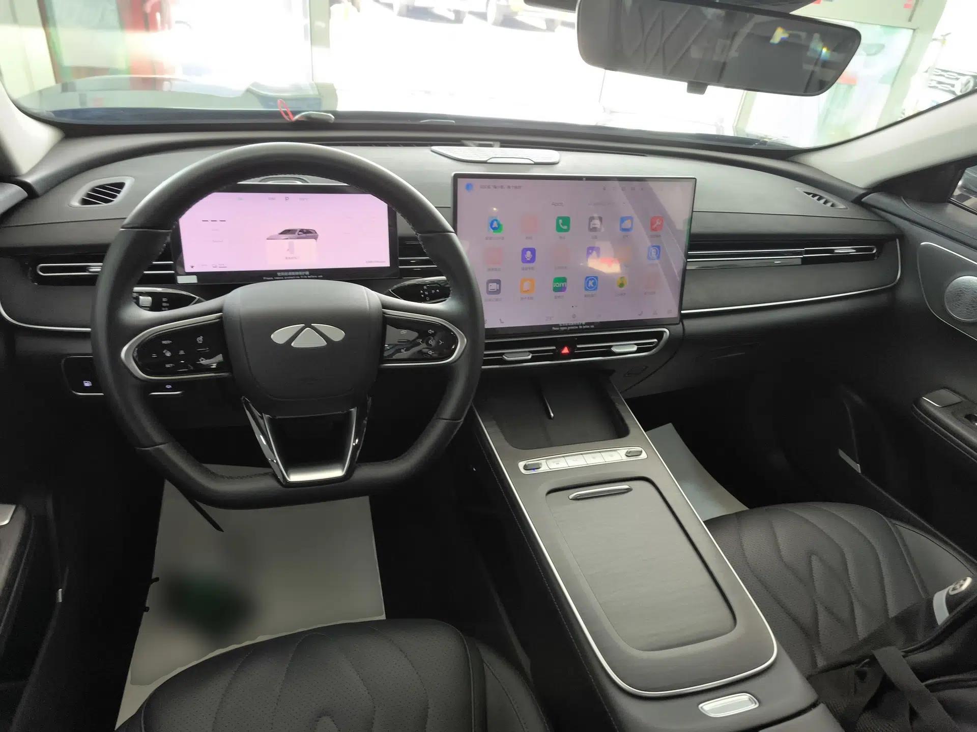 Chery Fengyun A8L 2025 1.5 TGDI 145 km Luxury Version — миниатюра 13