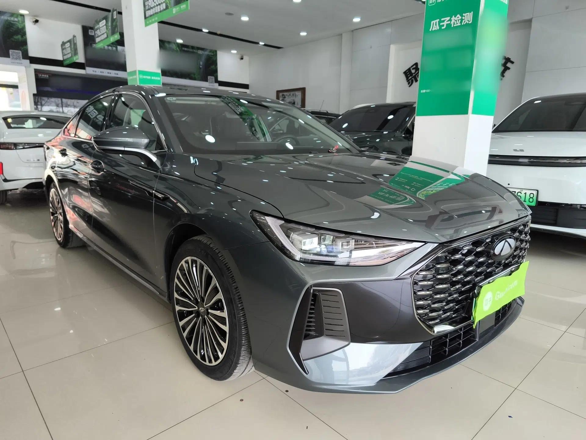 Chery Fengyun A8L 2025 1.5 TGDI 145 km Luxury Version — миниатюра 3