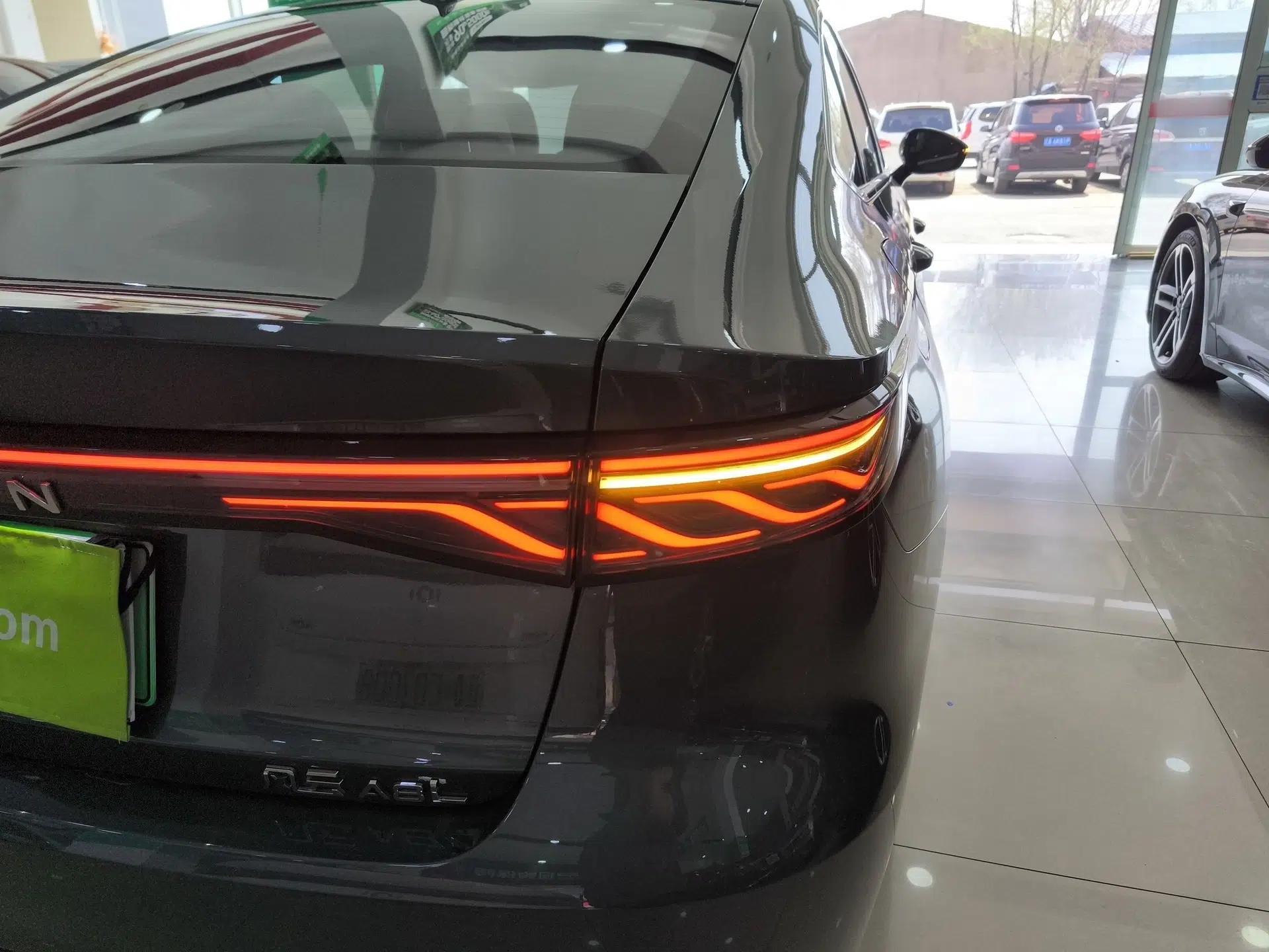 Chery Fengyun A8L 2025 1.5 TGDI 145 km Luxury Version — миниатюра 7