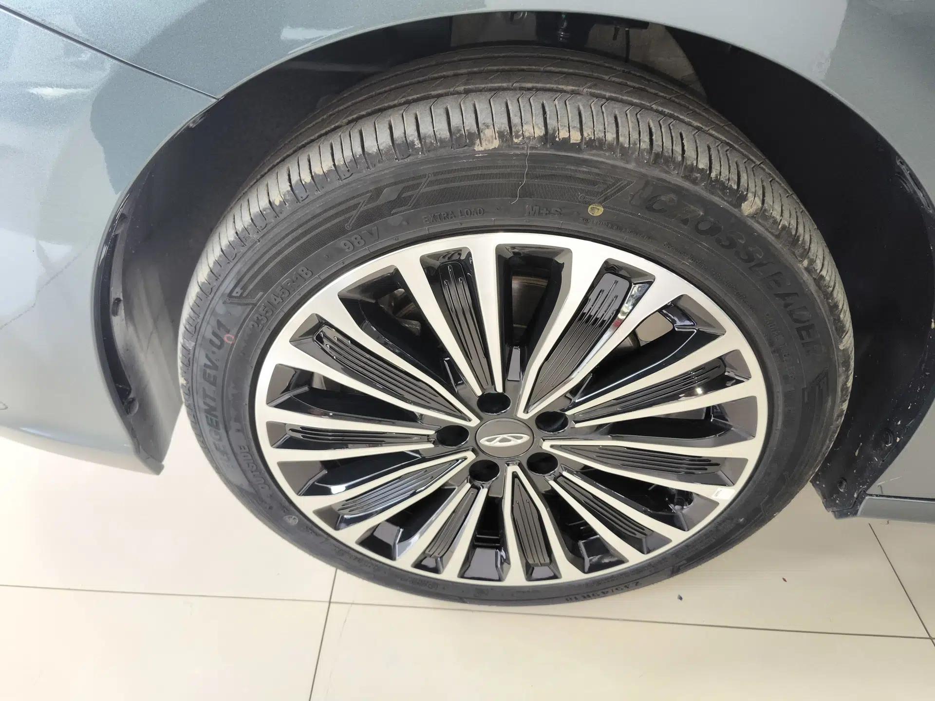Chery Fengyun A8L 2025 1.5 TGDI 145 km Luxury Version — миниатюра 8