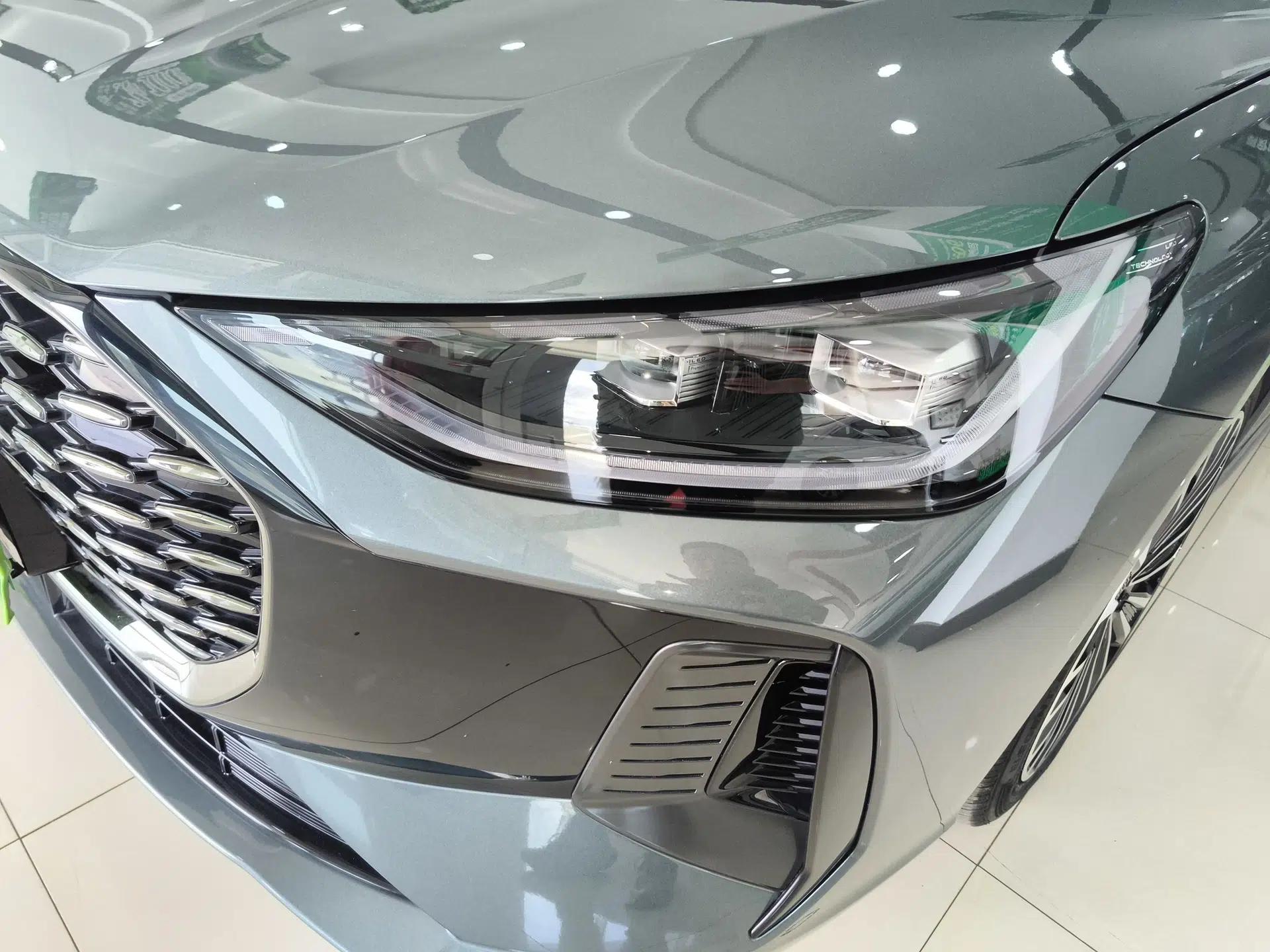 Chery Fengyun A8L 2025 1.5 TGDI 145 km Luxury Version — миниатюра 9
