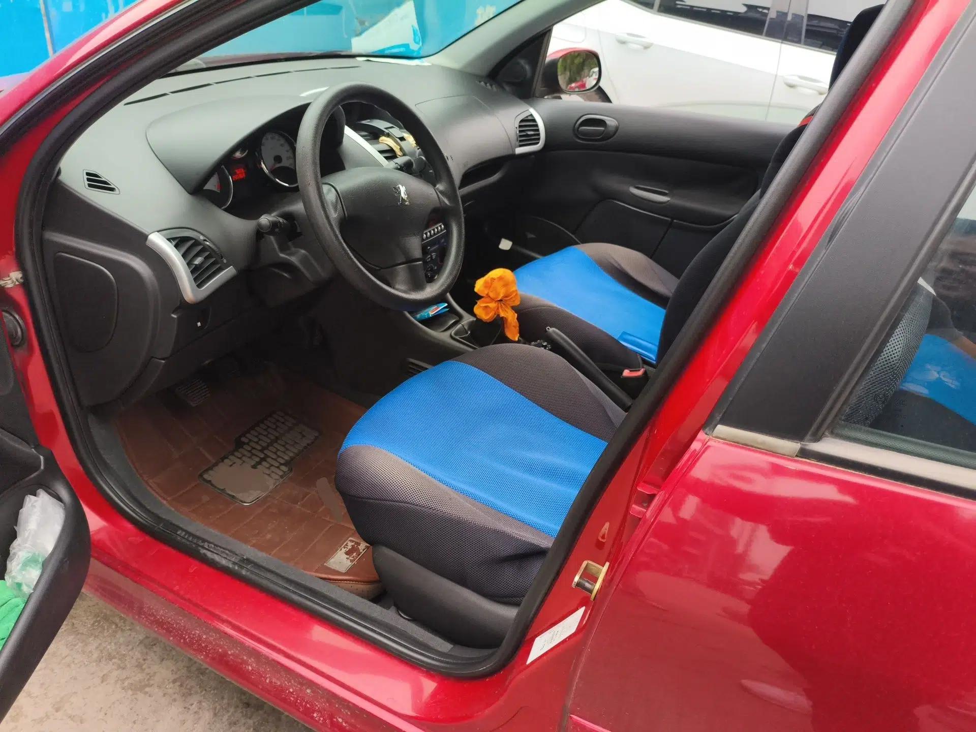 Peugeot 207 2011 Hatchback 1.4L Manual Yule Edition — миниатюра 16