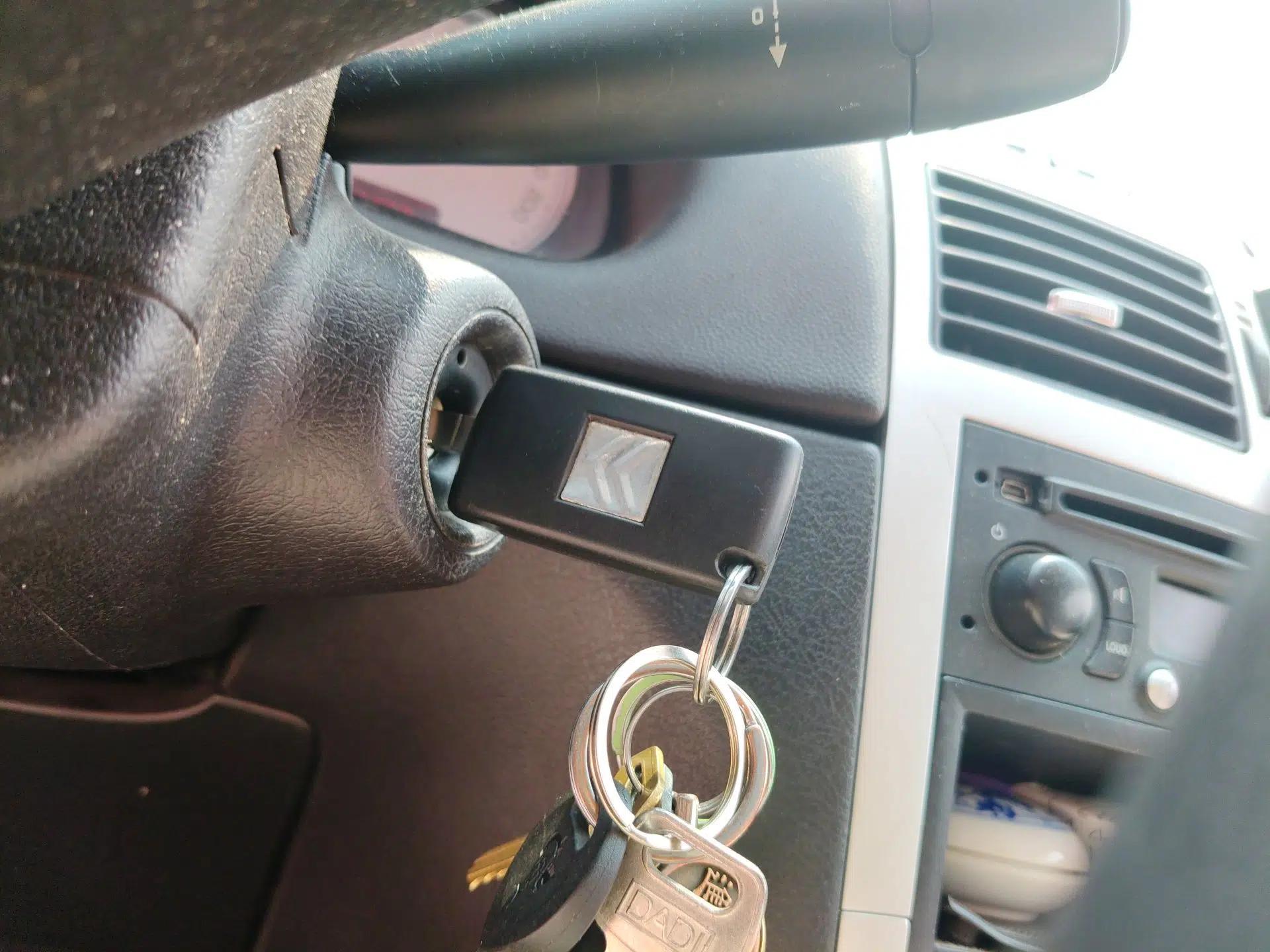 Peugeot 307 2010 Sedan 1.6L Automatic Comfort Edition — миниатюра 9