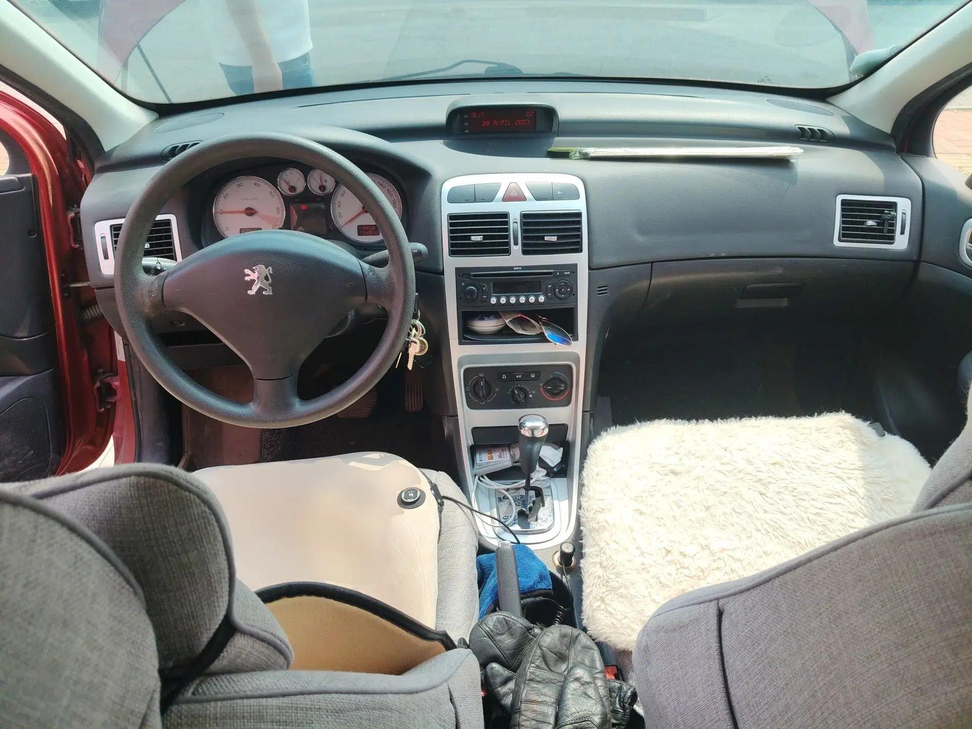 Peugeot 307 2010 Sedan 1.6L Automatic Comfort Edition — миниатюра 10