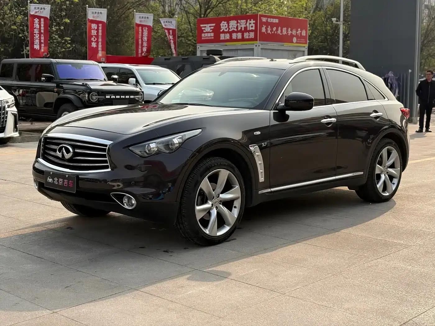 Infiniti QX70 2013 3.7L Standard Edition — миниатюра 1