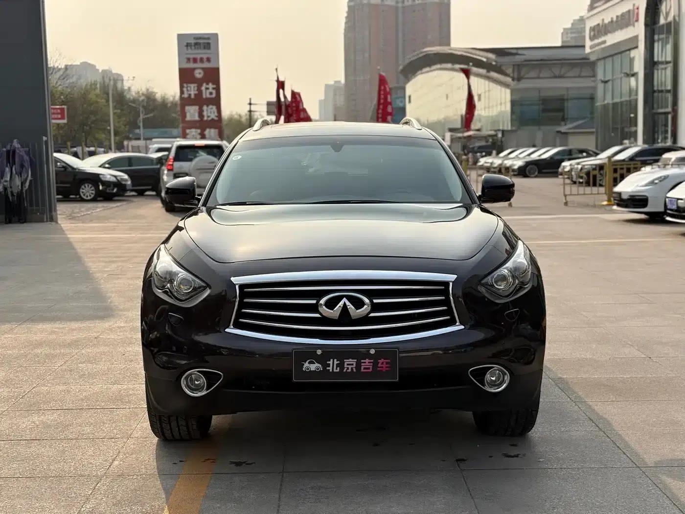 Infiniti QX70 2013 3.7L Standard Edition — миниатюра 2