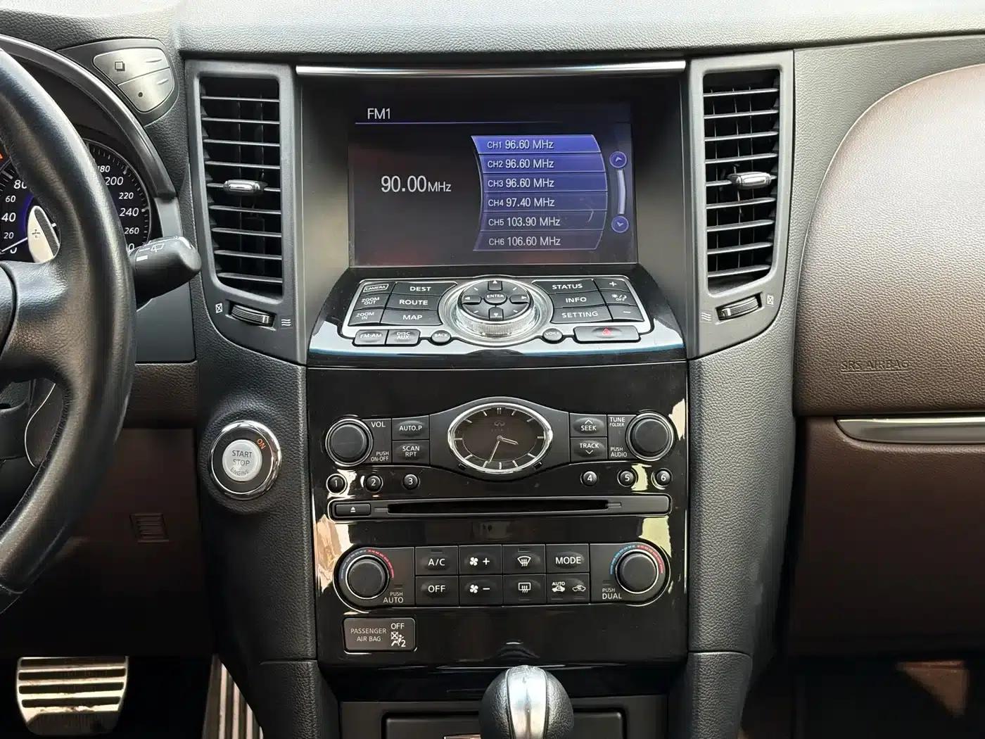 Infiniti QX70 2013 3.7L Standard Edition — миниатюра 14