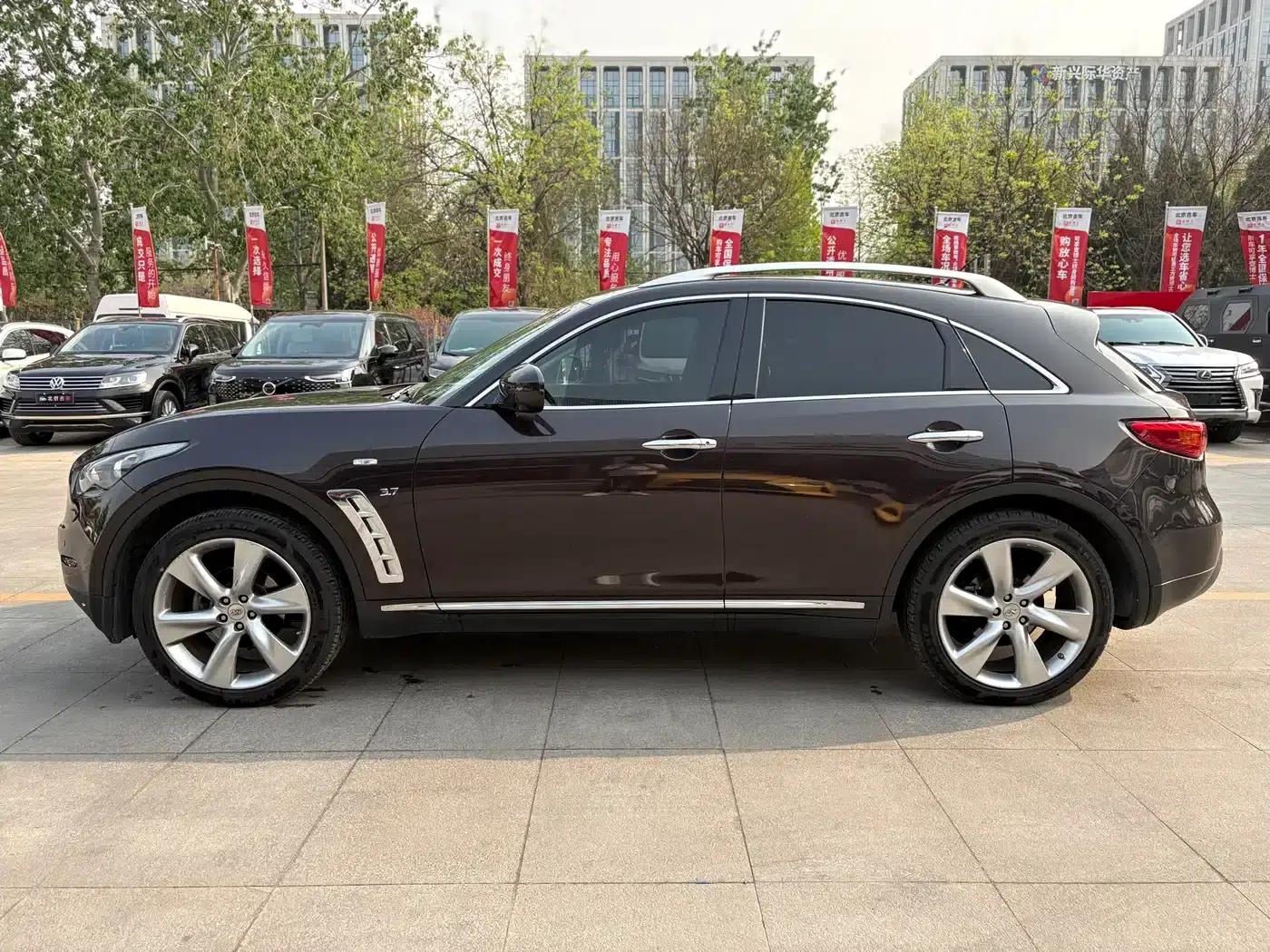 Infiniti QX70 2013 3.7L Standard Edition — миниатюра 4