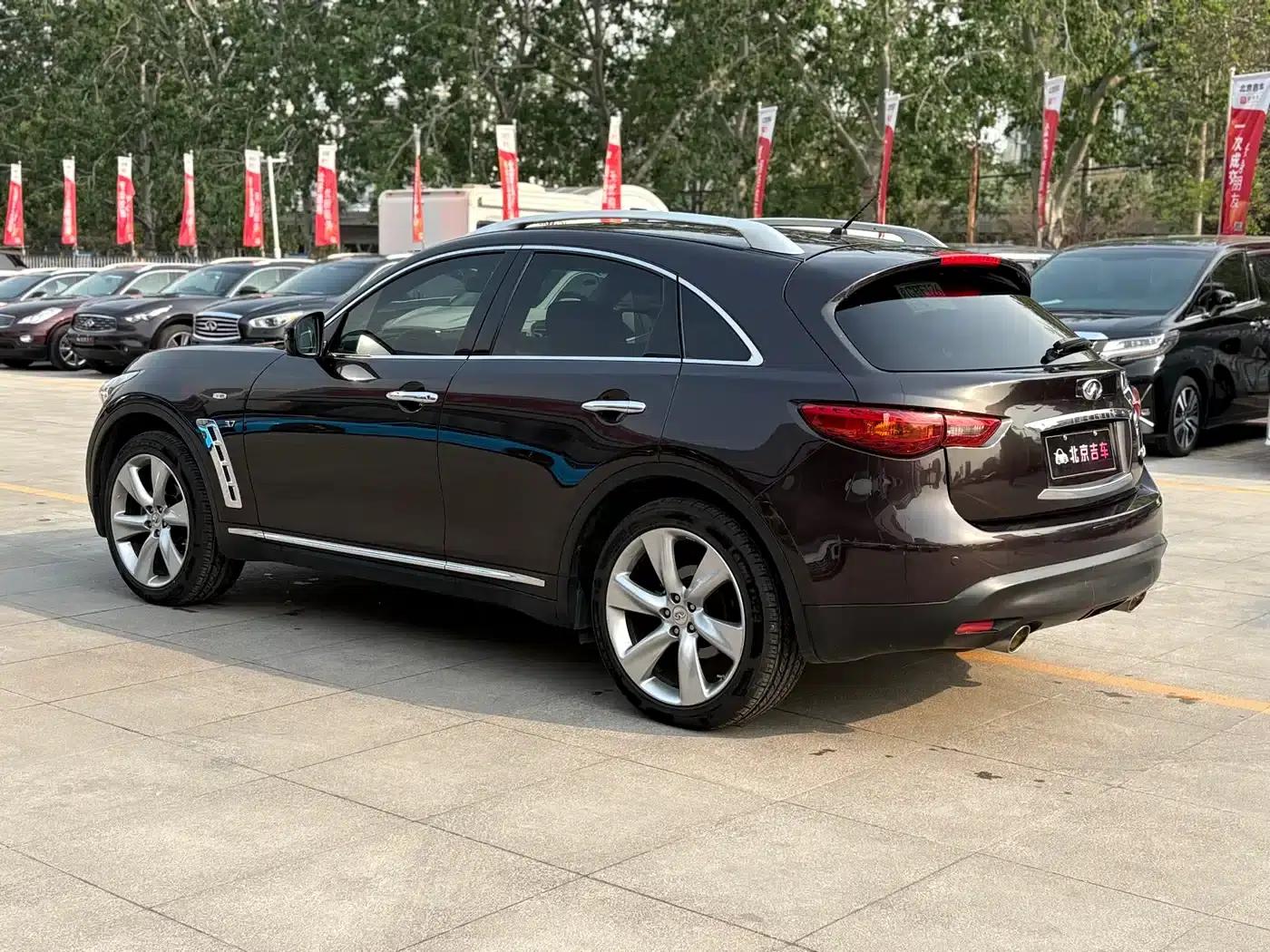Infiniti QX70 2013 3.7L Standard Edition — миниатюра 6