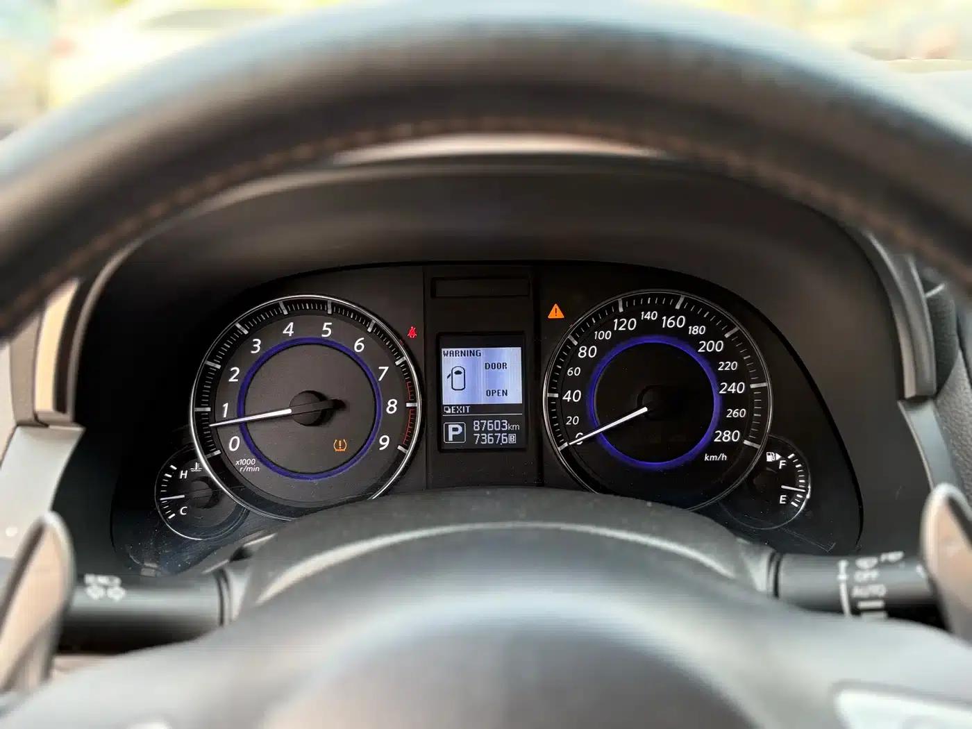 Infiniti QX70 2013 3.7L Standard Edition — миниатюра 8