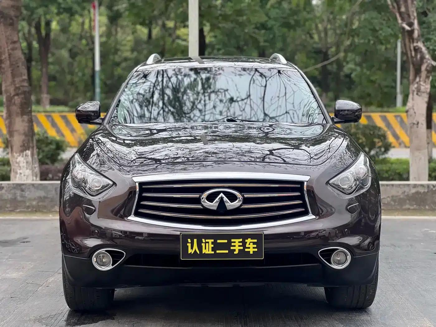 Infiniti QX70 2013 3.7L Standard Edition — миниатюра 2