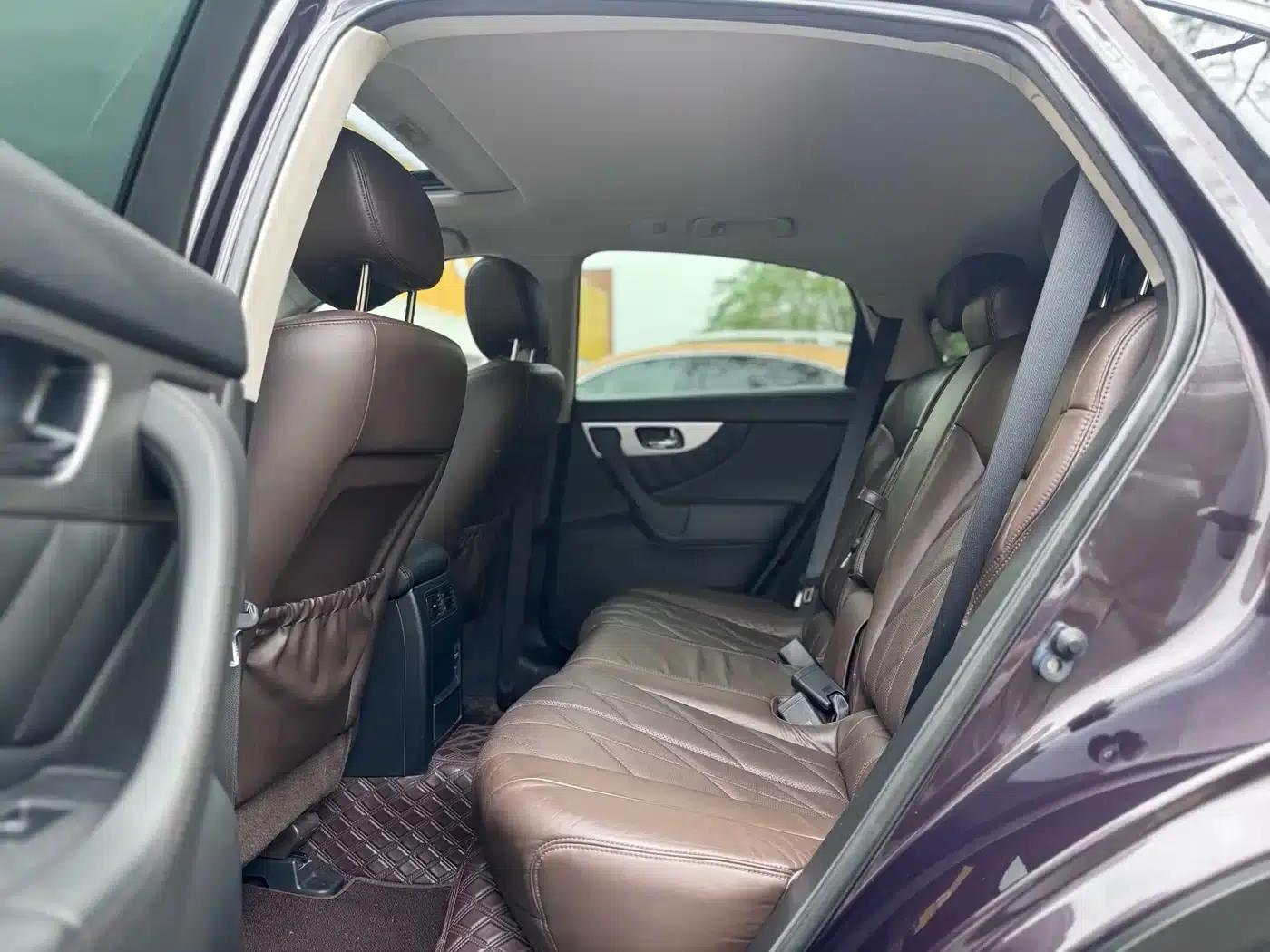 Infiniti QX70 2013 3.7L Standard Edition — миниатюра 6