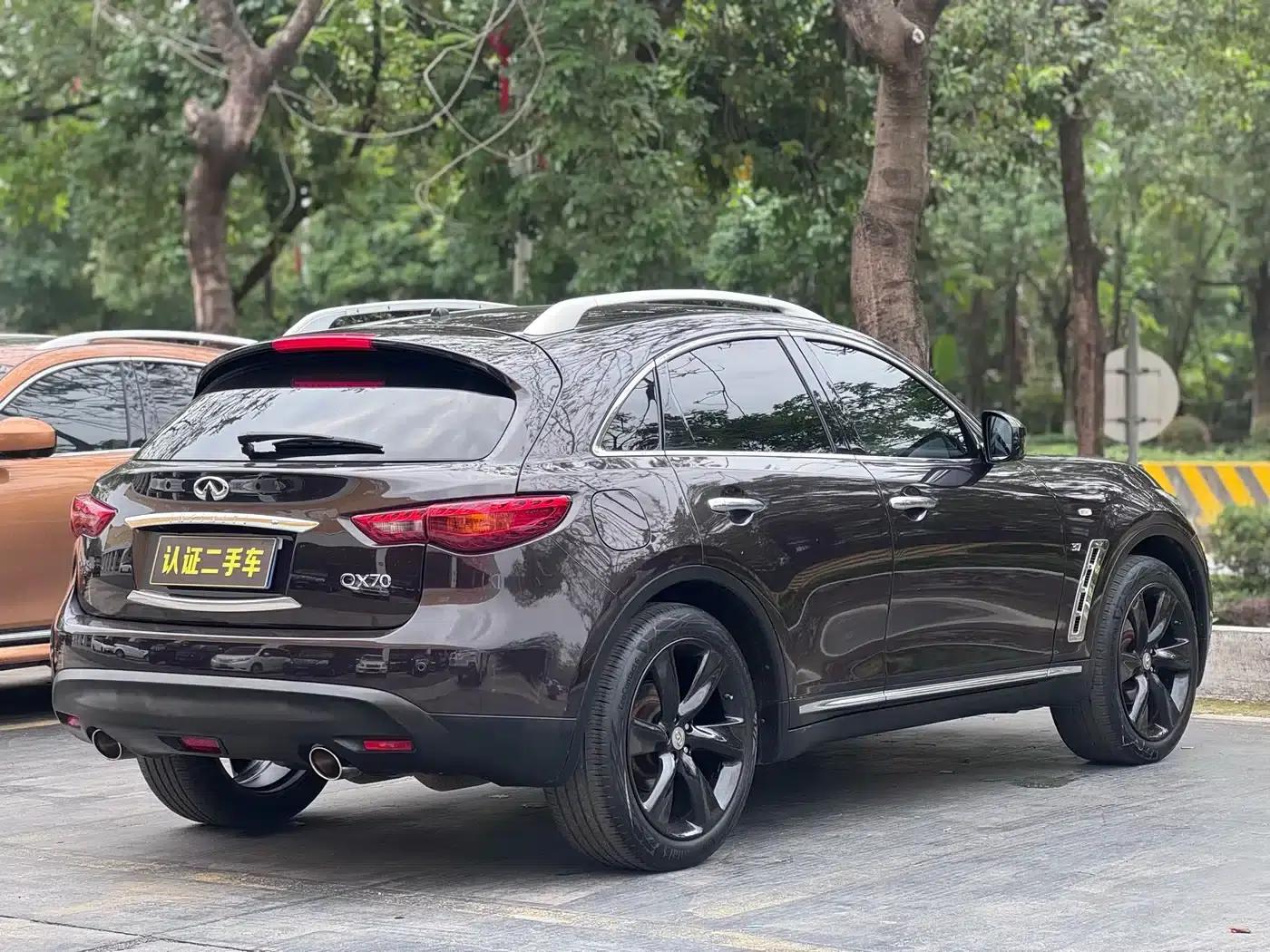 Infiniti QX70 2013 3.7L Standard Edition — миниатюра 9