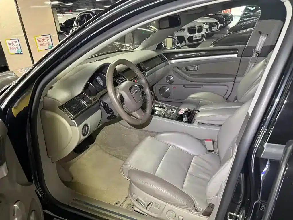 2007 Audi S8, S8 5.2 — миниатюра 6