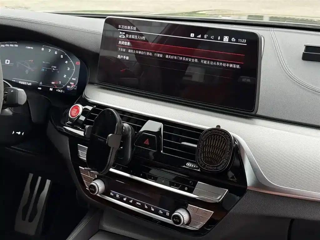 2021 BMW M5 — миниатюра 35