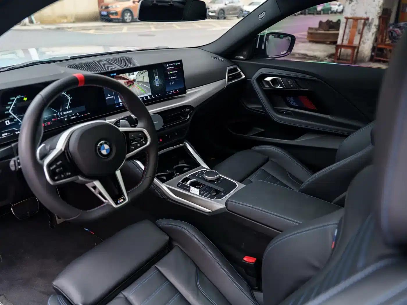 2025 BMW M240i xDrive — миниатюра 9